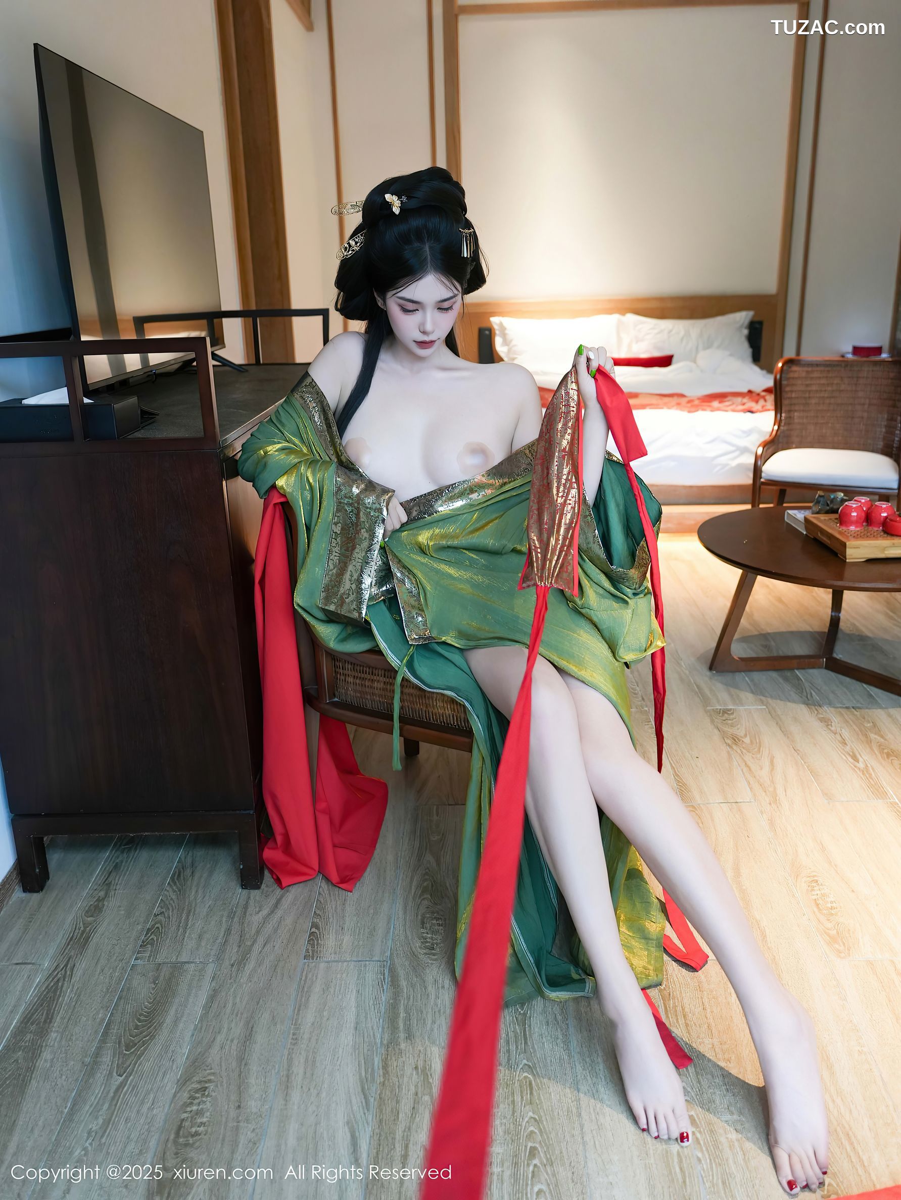XiuRen秀人网-10126-雪糕CiCi-绿色唐风汉服红色亵衣爆乳-2025.04.09