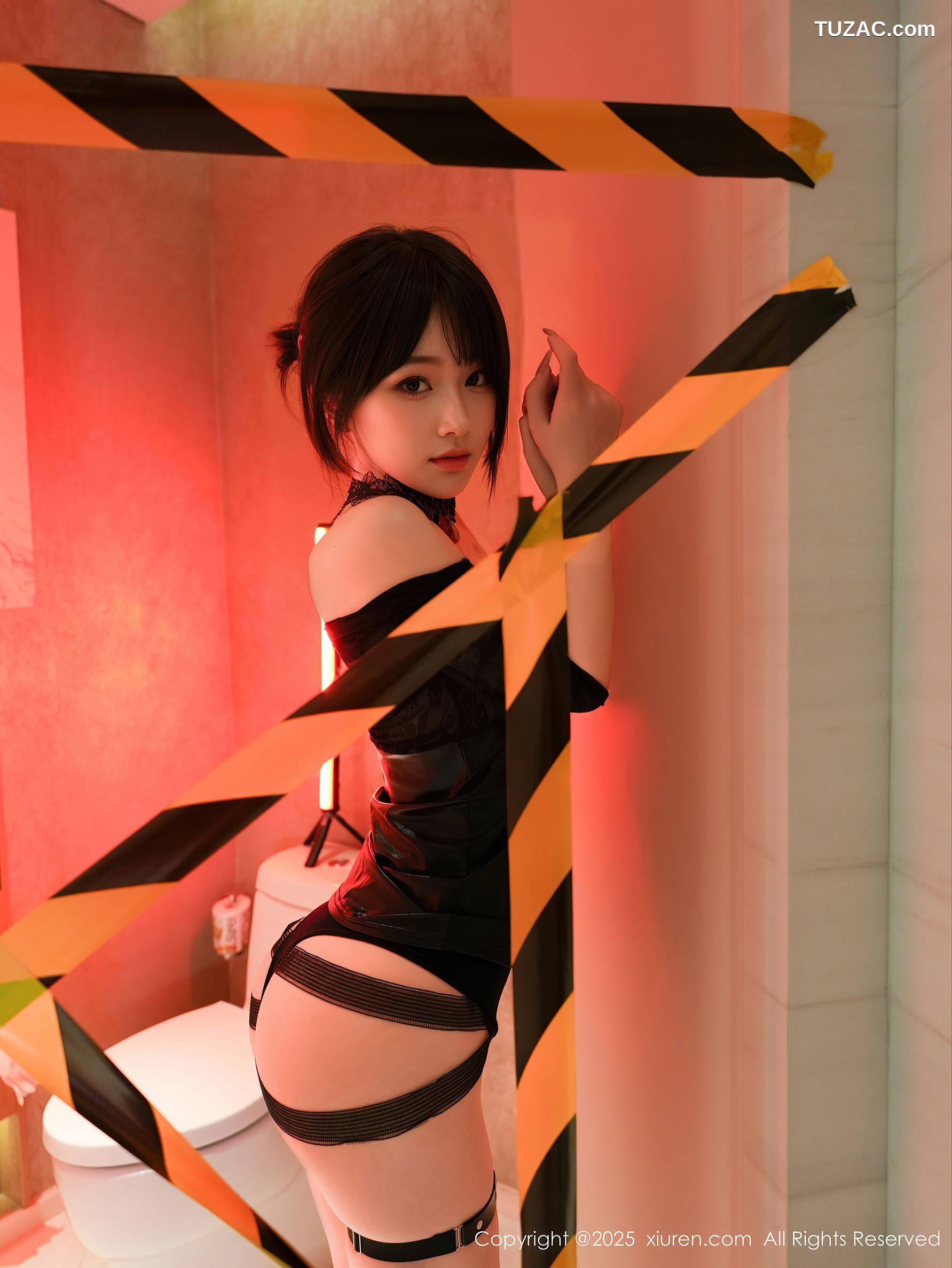 XiuRen秀人网-10134-汁汁-地下停车场米色大衣情趣黑皮短裙黑蕾丝爆乳绑缚-2025.04.10