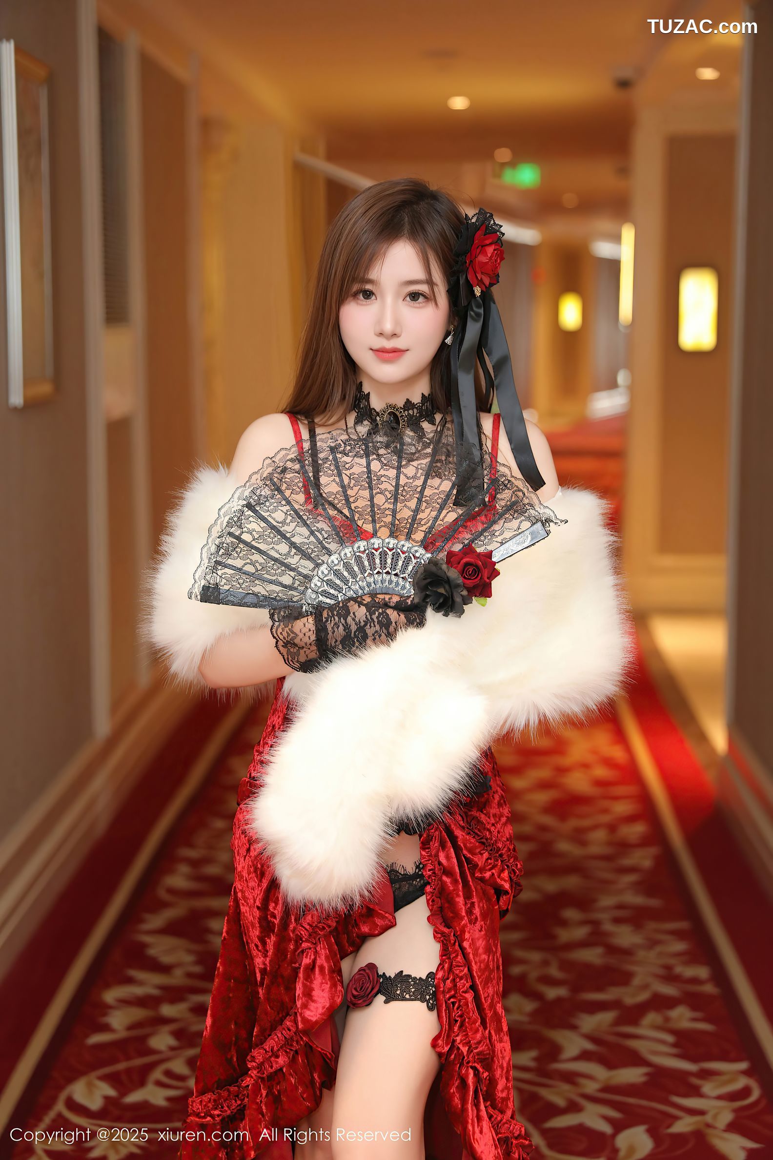 XiuRen秀人网-10140-小肉肉咪-清纯萝莉红色吊带裙黑色内衣玉体爆乳-2025.04.11