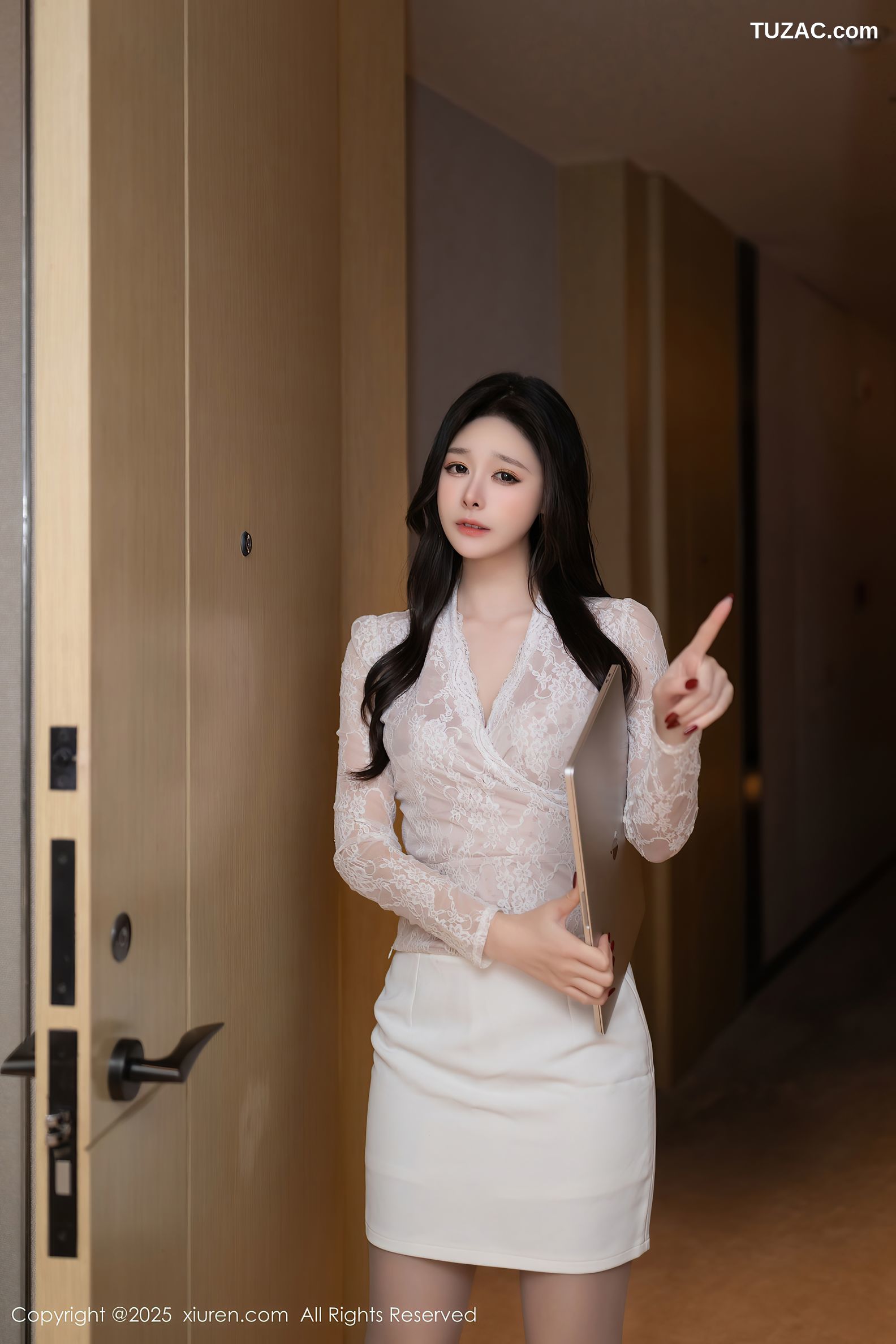 XiuRen秀人网-10143-小逗逗-白蕾丝衬衫白短裙内衣美女-2025.04.11