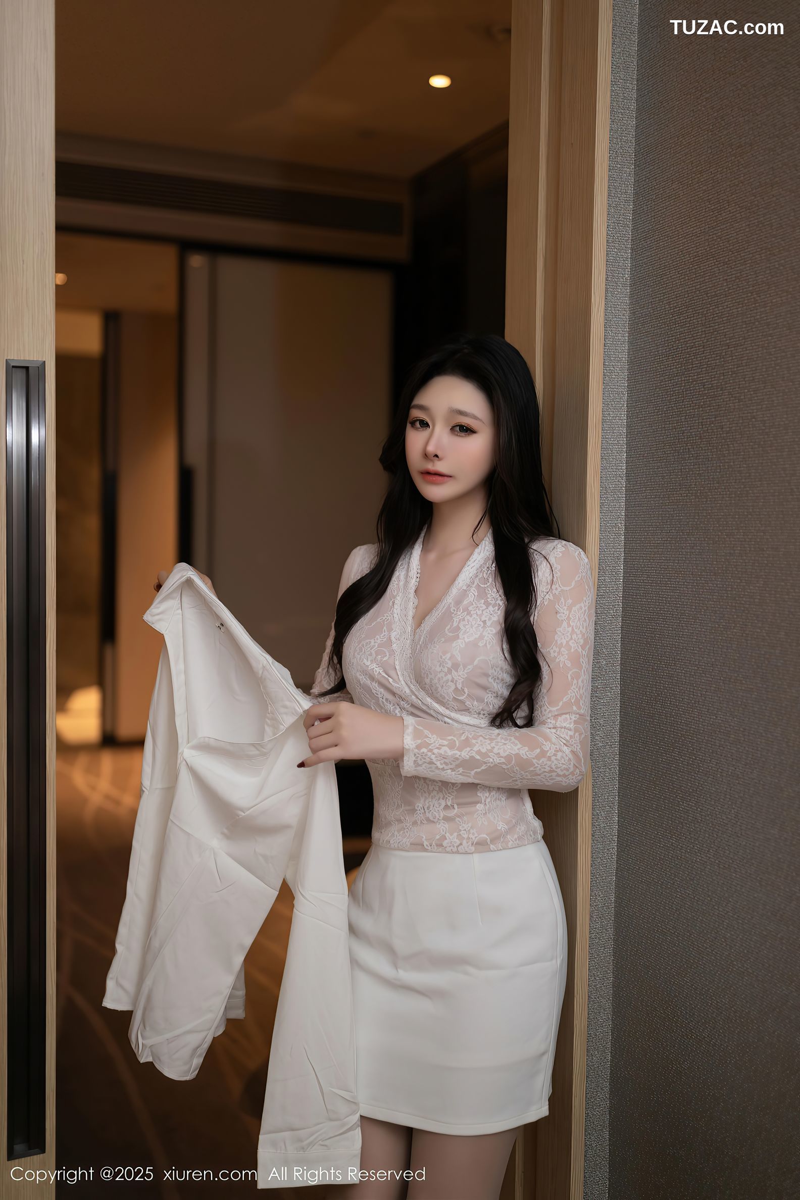 XiuRen秀人网-10143-小逗逗-白蕾丝衬衫白短裙内衣美女-2025.04.11