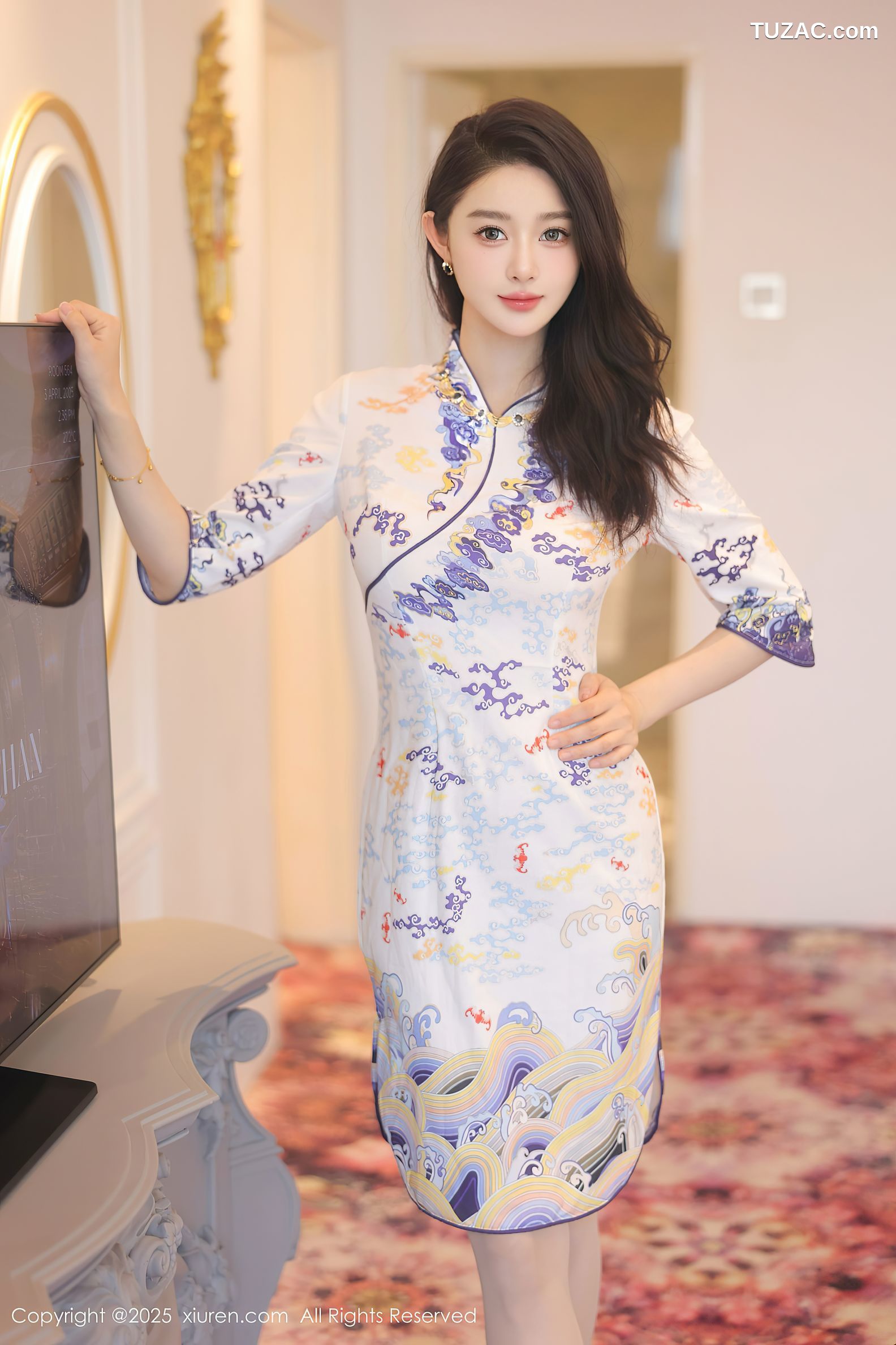 XiuRen秀人网-10144-Candy糖糖-白色蓝印花短旗袍肉丝爆乳-2025.04.11