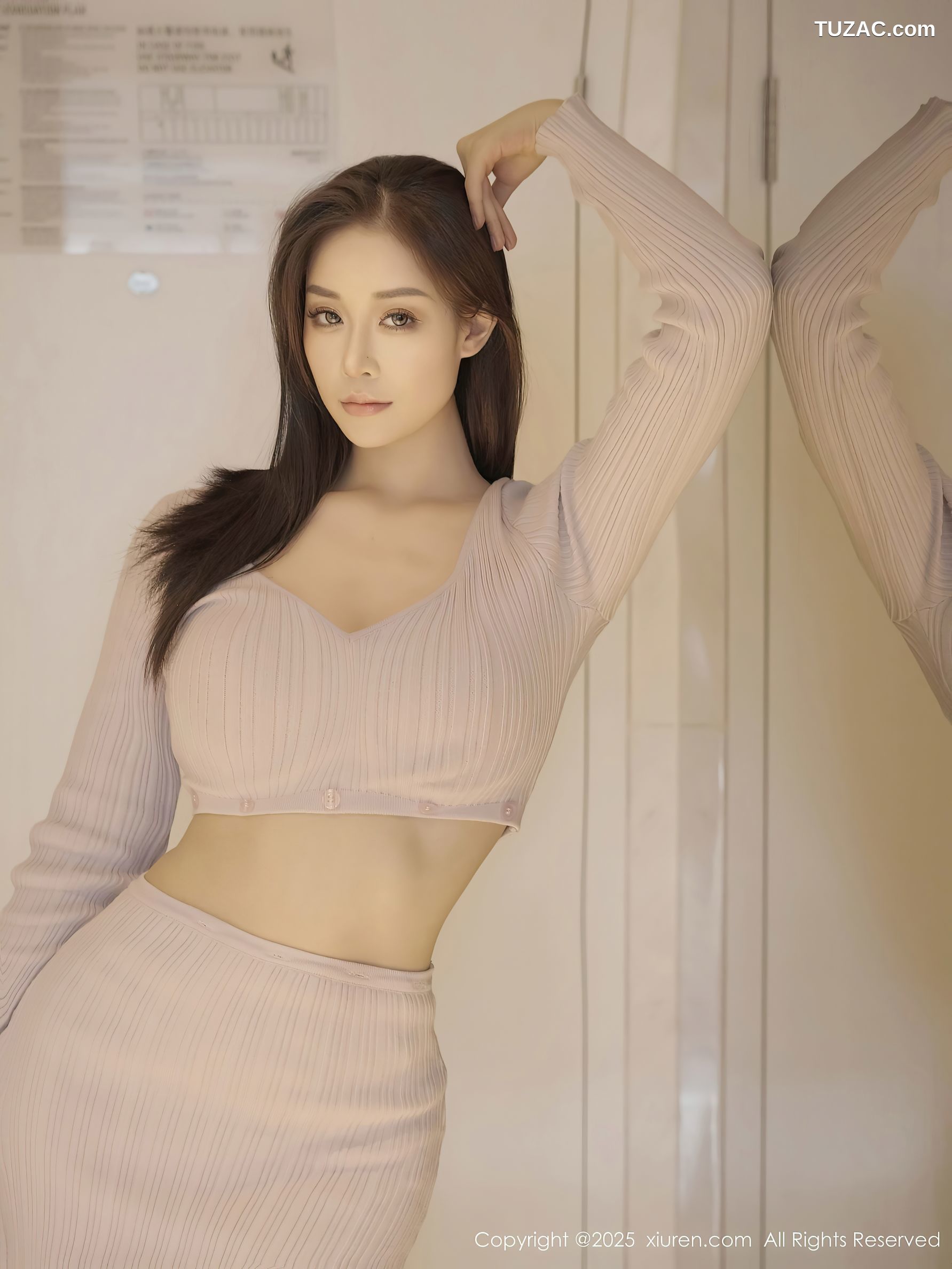 XiuRen秀人网-10151-兰滢滢-浅色针织裙紫色蕾丝情趣内衣-2025.04.14