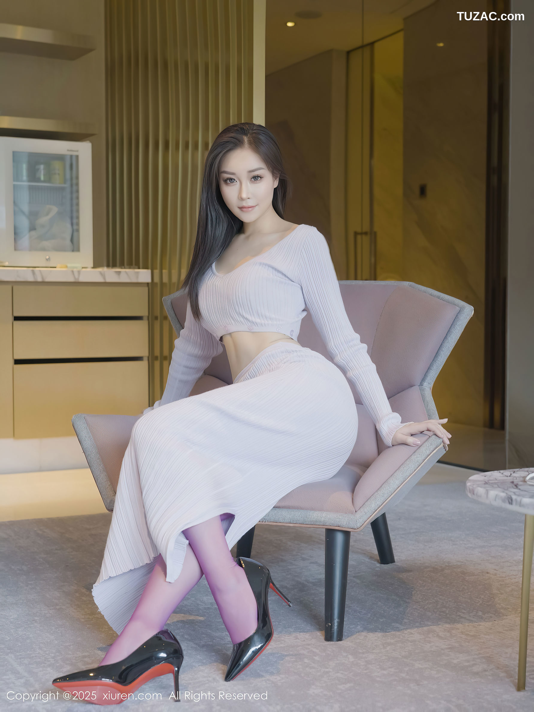 XiuRen秀人网-10151-兰滢滢-浅色针织裙紫色蕾丝情趣内衣-2025.04.14