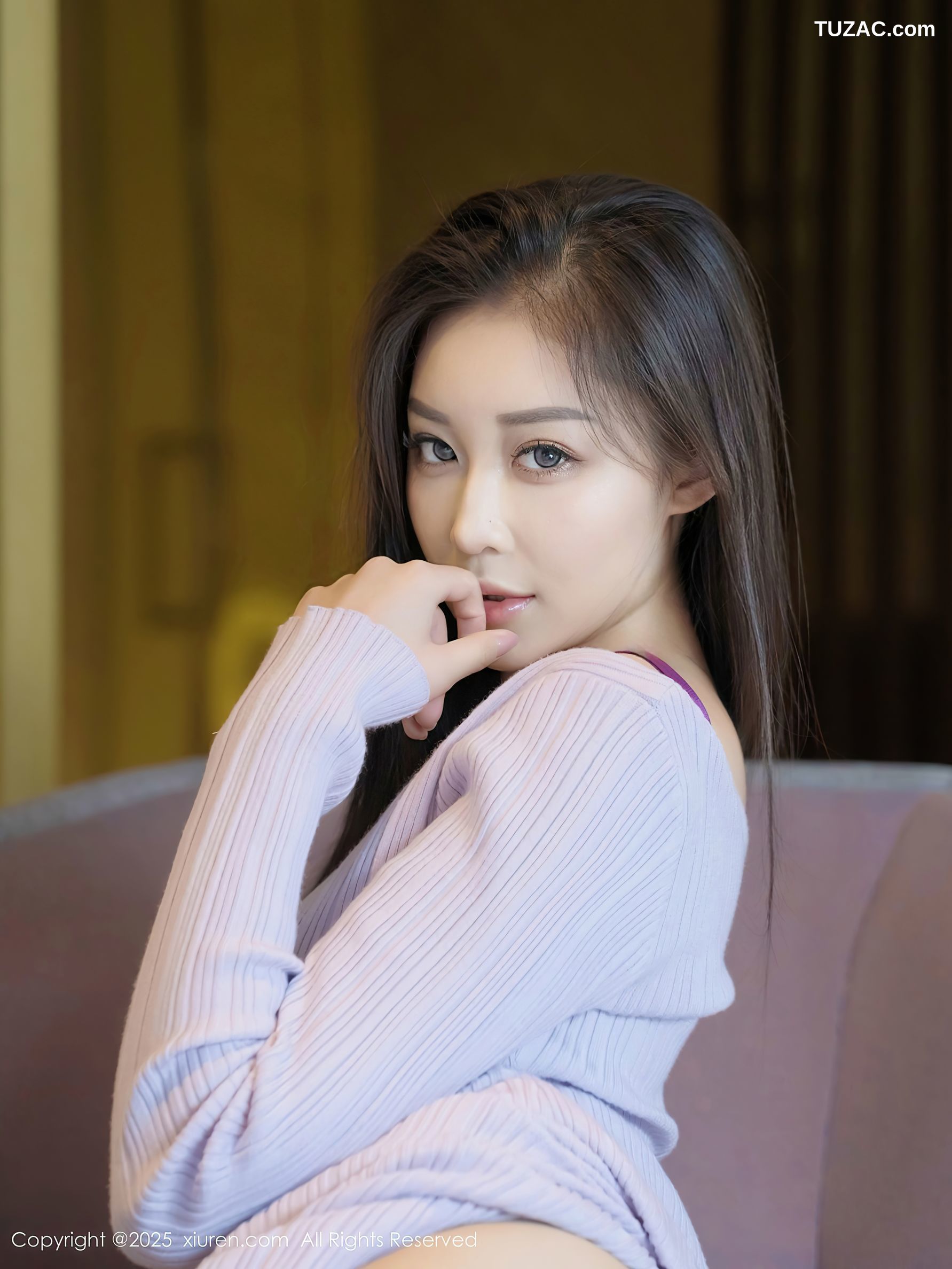 XiuRen秀人网-10151-兰滢滢-浅色针织裙紫色蕾丝情趣内衣-2025.04.14