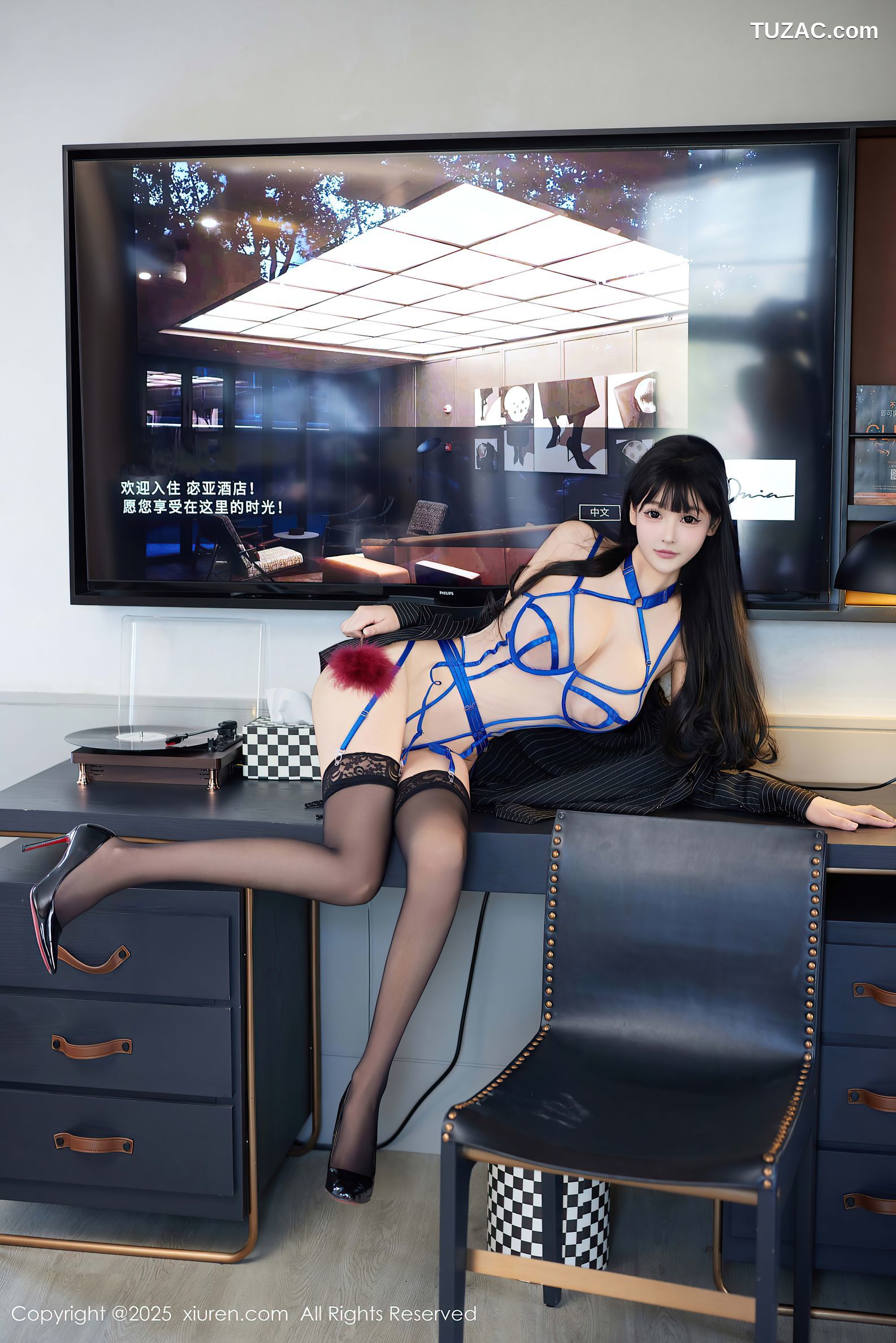 XiuRen秀人网-10154-智恩baby-黑条纹外套下蓝色绑带情趣内衣-2025.04.14