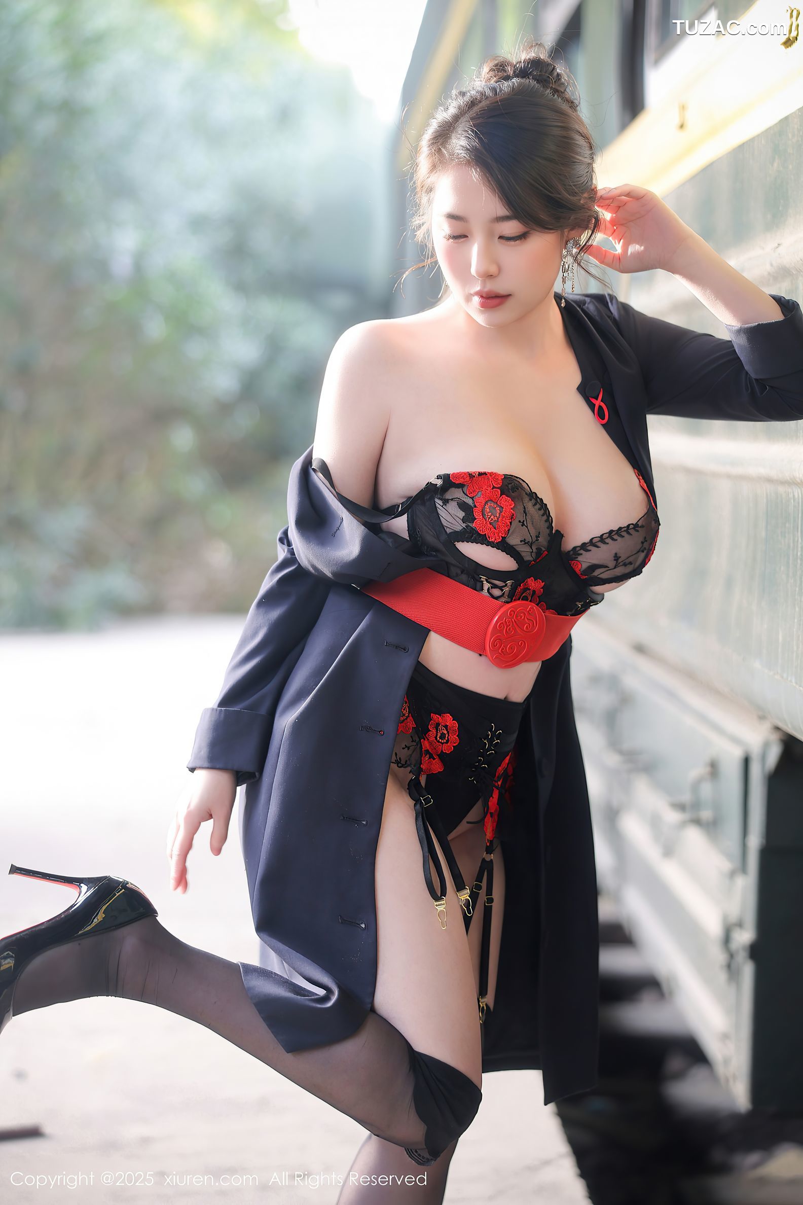 XiuRen秀人网-10155-白茹雪Abby-性感蓝黑色空姐制服诱惑-2025.04.14