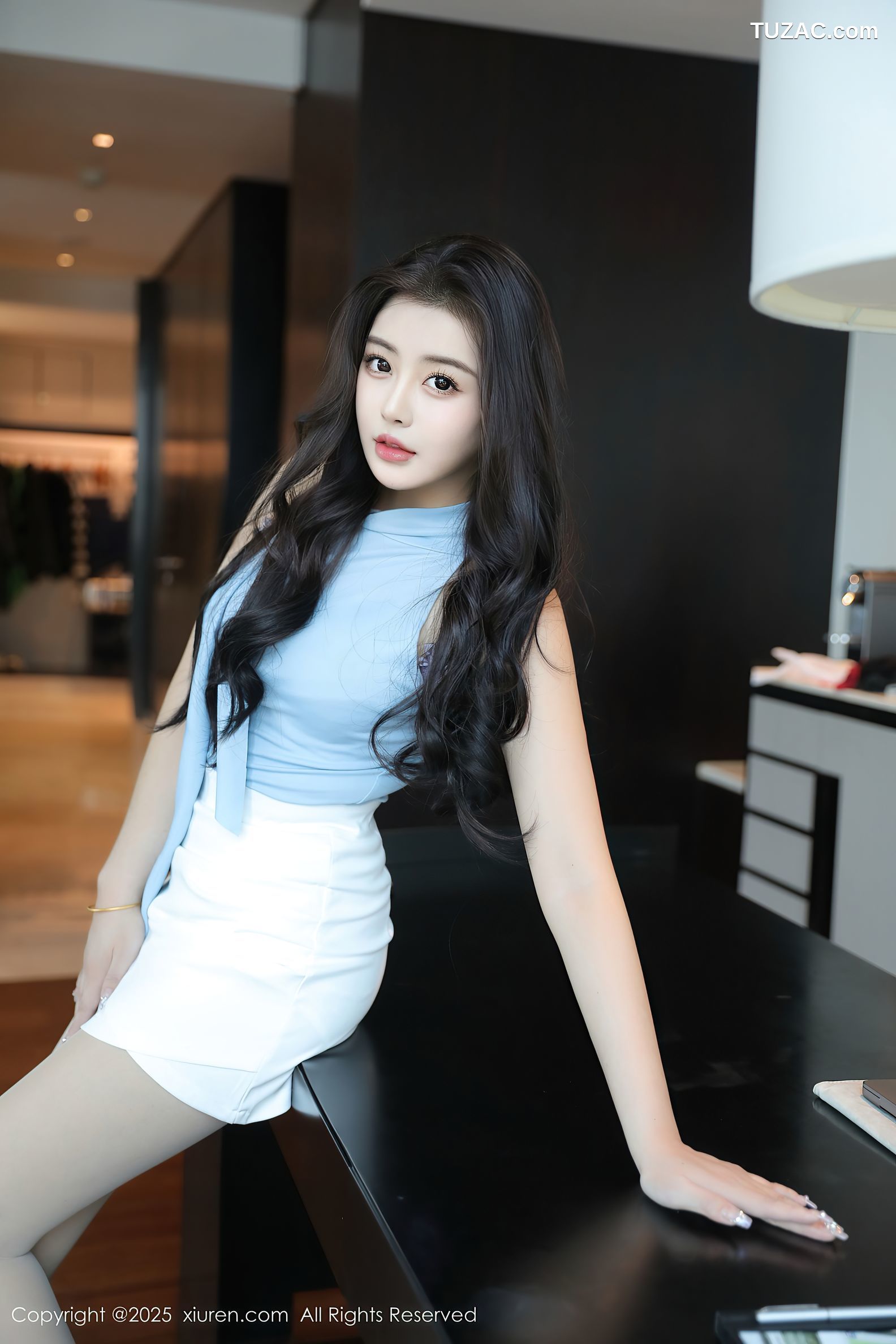 XiuRen秀人网-10165-希雅sia-蓝T白短裙紫色内衣原色丝袜-2025.04.17