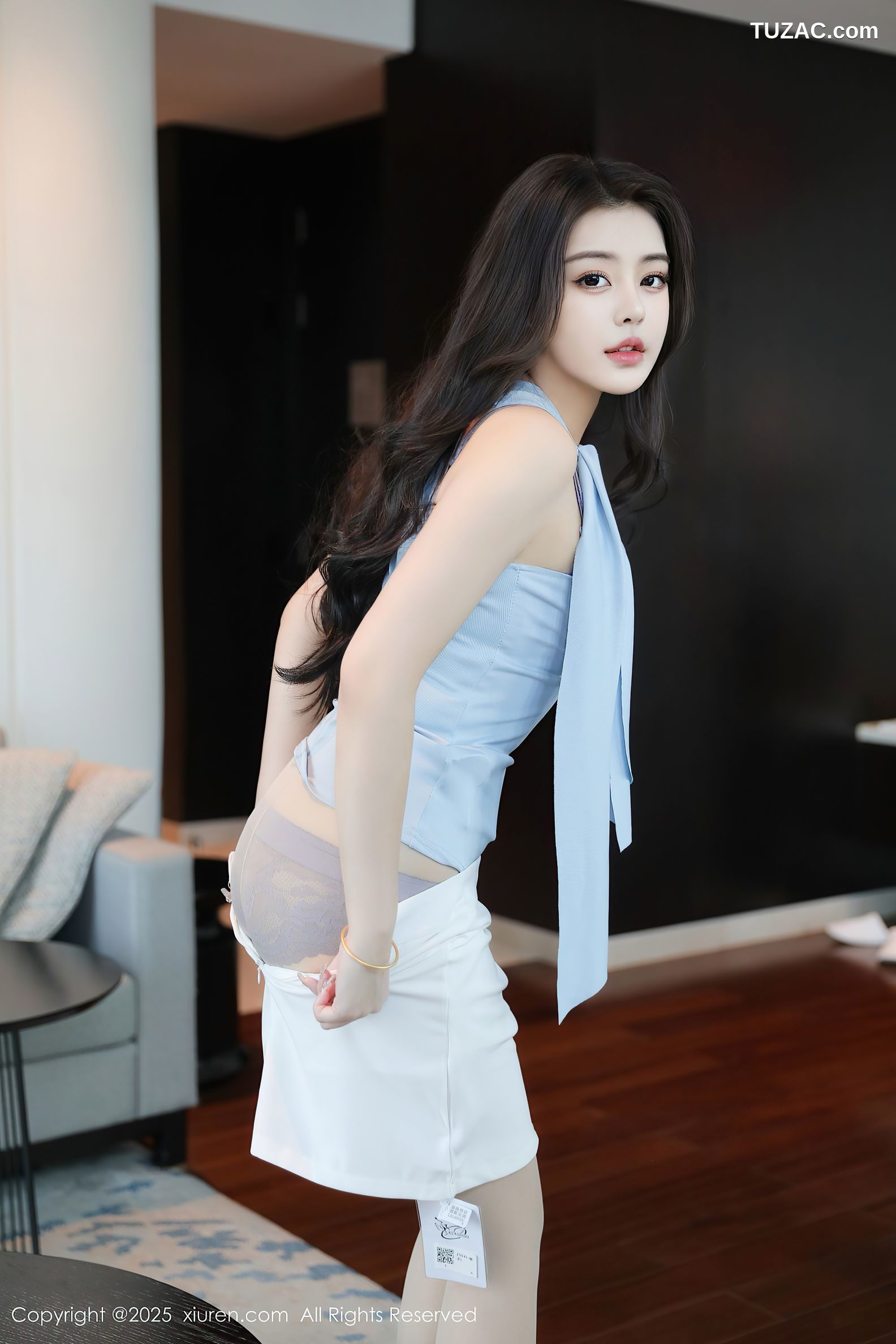 XiuRen秀人网-10165-希雅sia-蓝T白短裙紫色内衣原色丝袜-2025.04.17