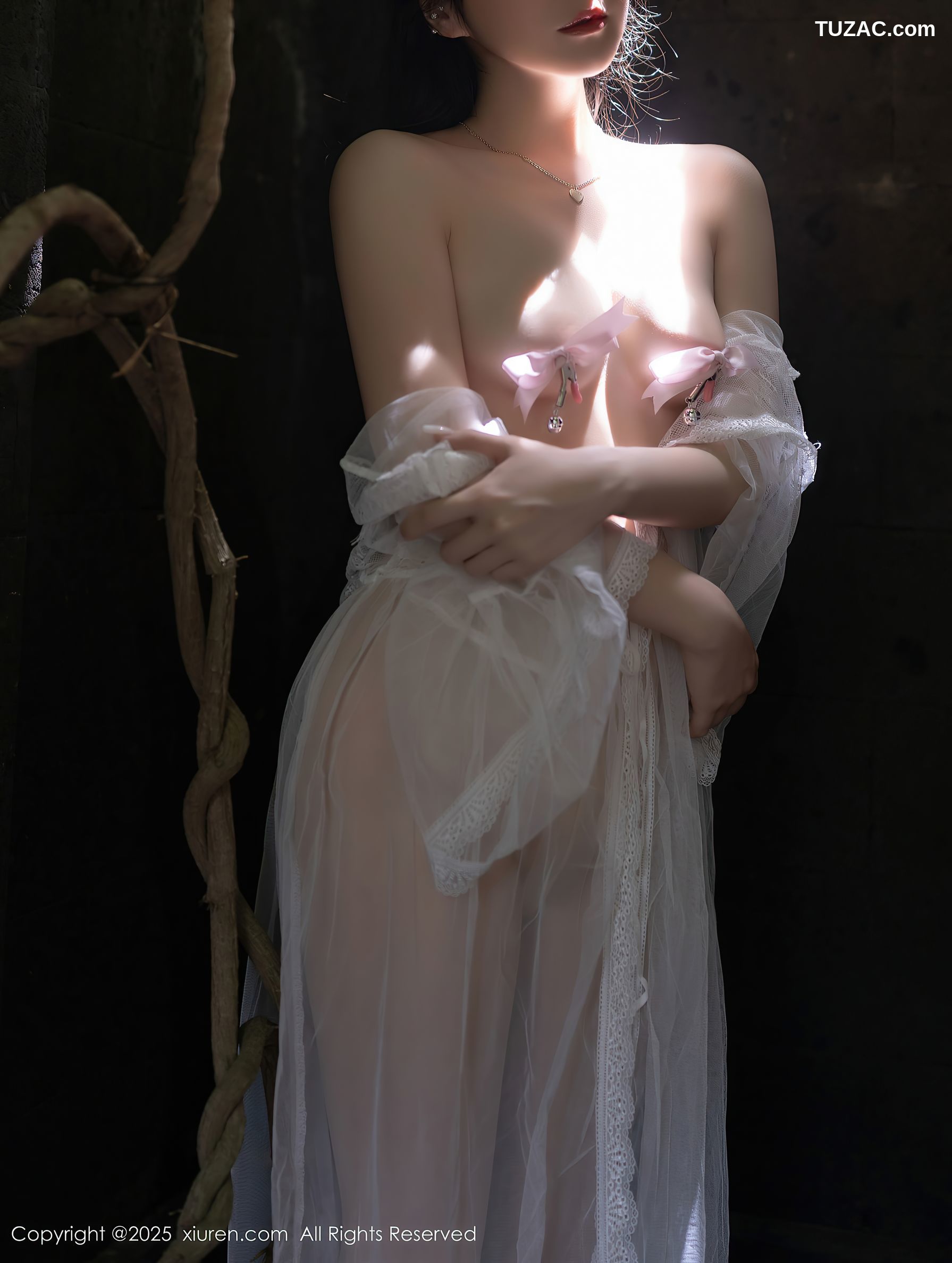 XiuRen秀人网-10173-鱼子酱Fish-古风透视白纱裙真空裸体-2025.04.18