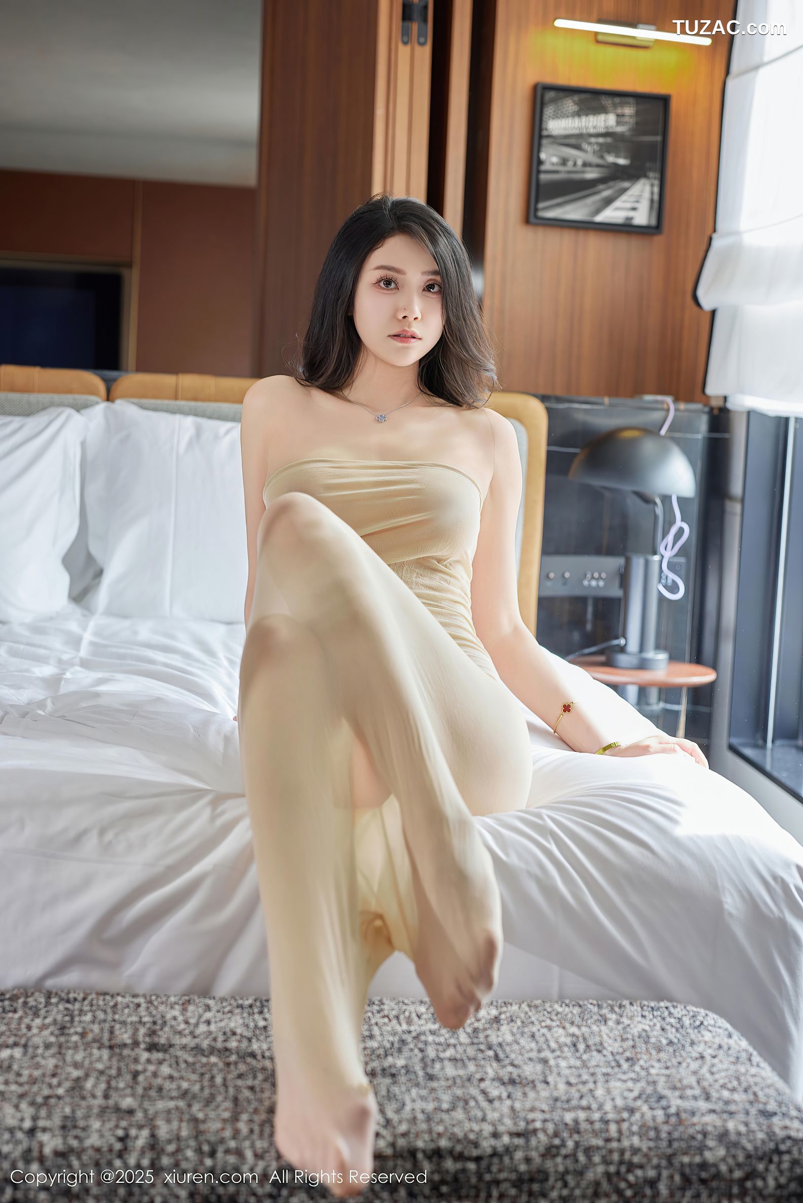 XiuRen秀人网-10175-方子萱-轻透连体肉丝-2025.04.21