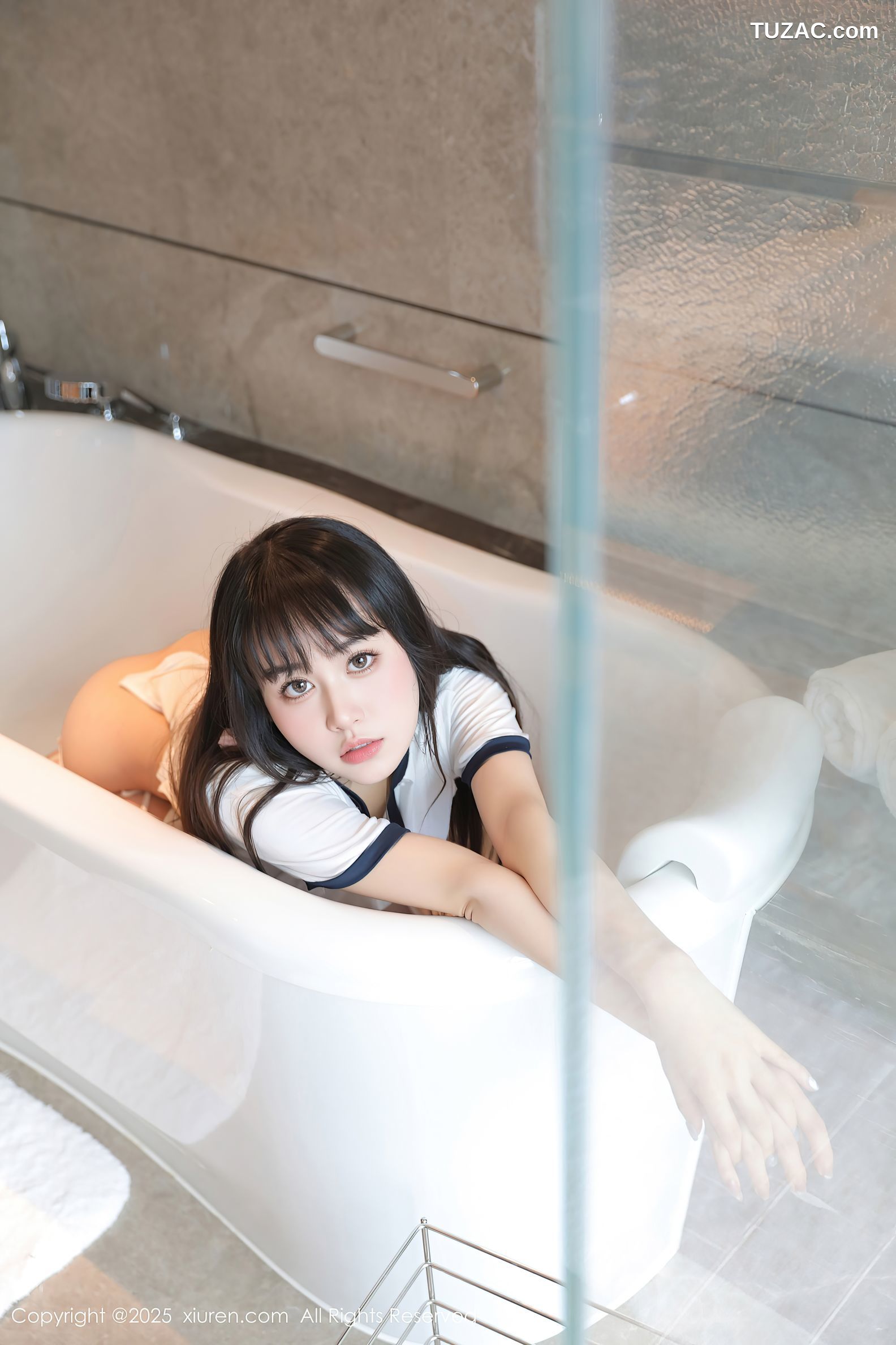 XiuRen秀人网-10184-量子玫瑰-首套写真白色运动T恤蓝色运动裤浴室爆乳-2025.04.23