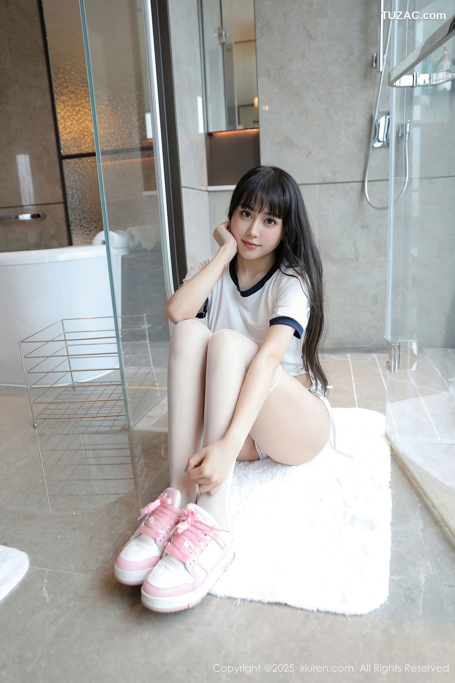 XiuRen秀人网-10184-量子玫瑰-首套写真白色运动T恤蓝色运动裤浴室爆乳-2025.04.23