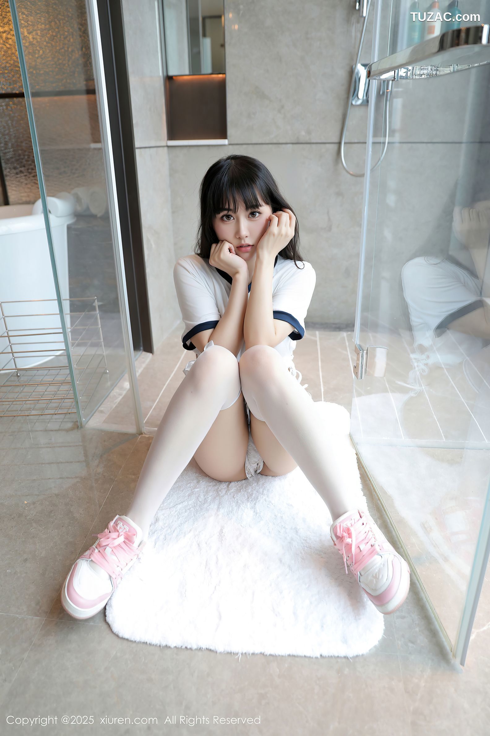 XiuRen秀人网-10184-量子玫瑰-首套写真白色运动T恤蓝色运动裤浴室爆乳-2025.04.23