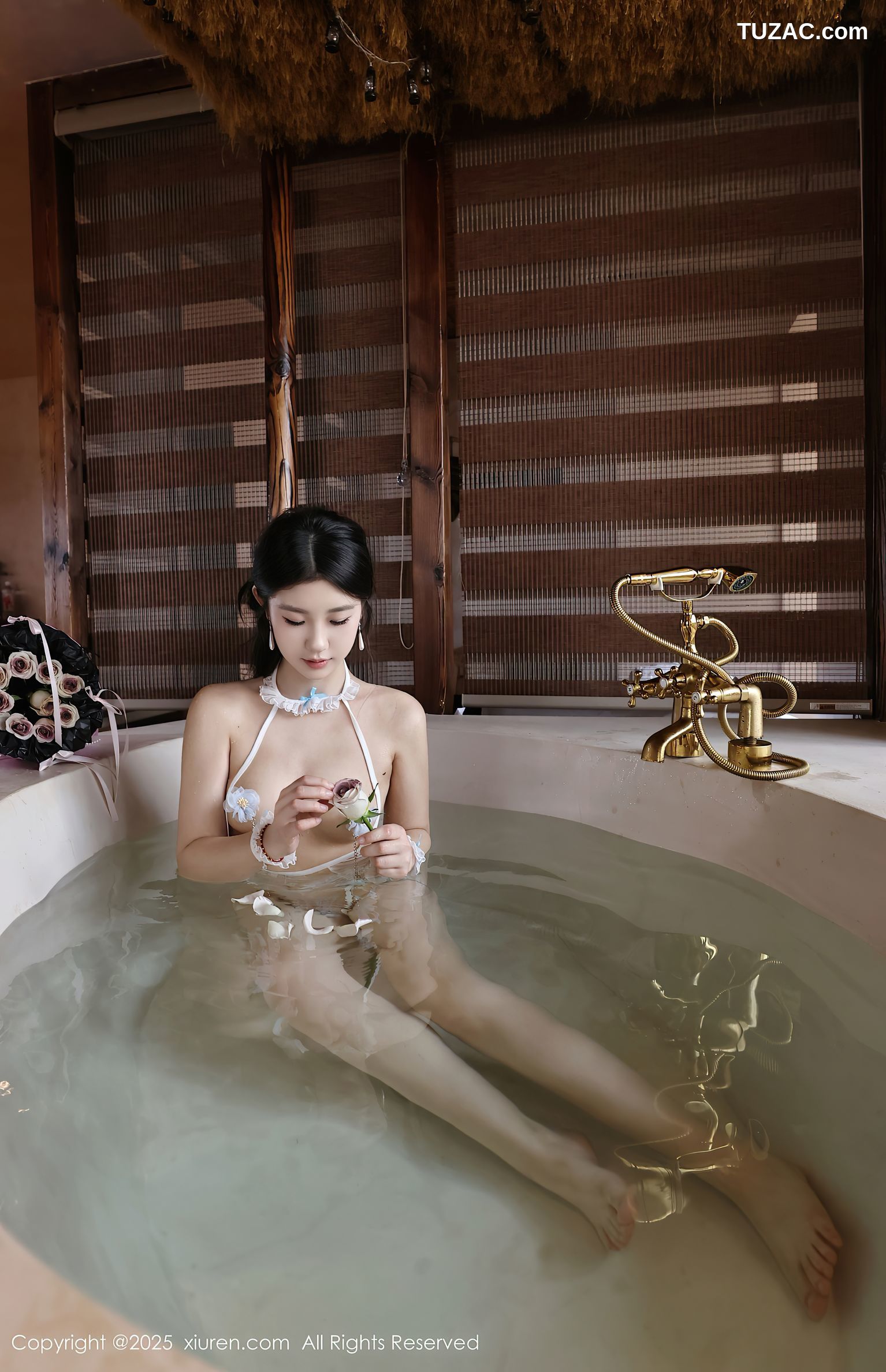 XiuRen秀人网-10199-小芭乐-温泉场景两款情趣内衣爆乳-2025.04.25