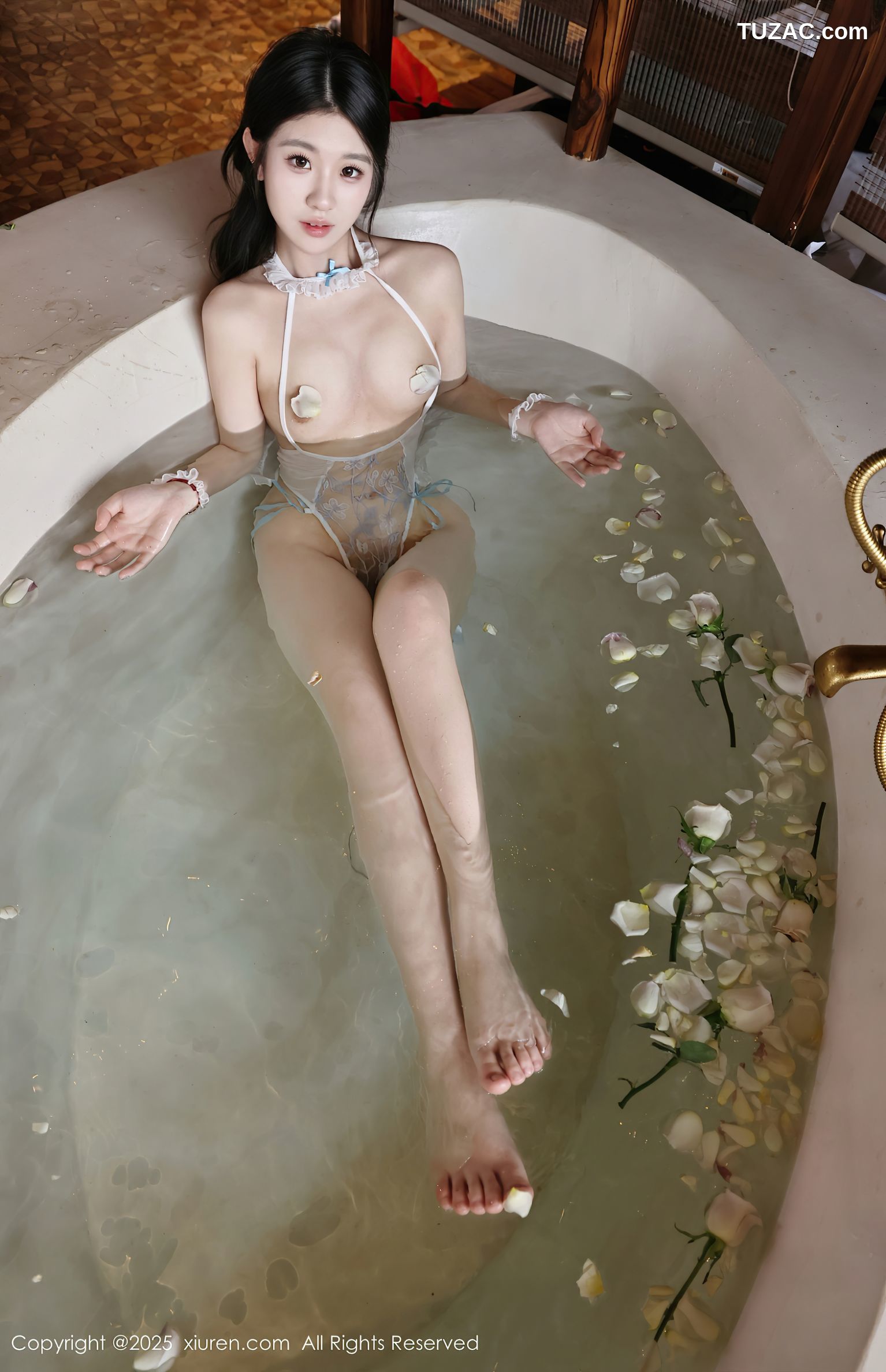 XiuRen秀人网-10199-小芭乐-温泉场景两款情趣内衣爆乳-2025.04.25