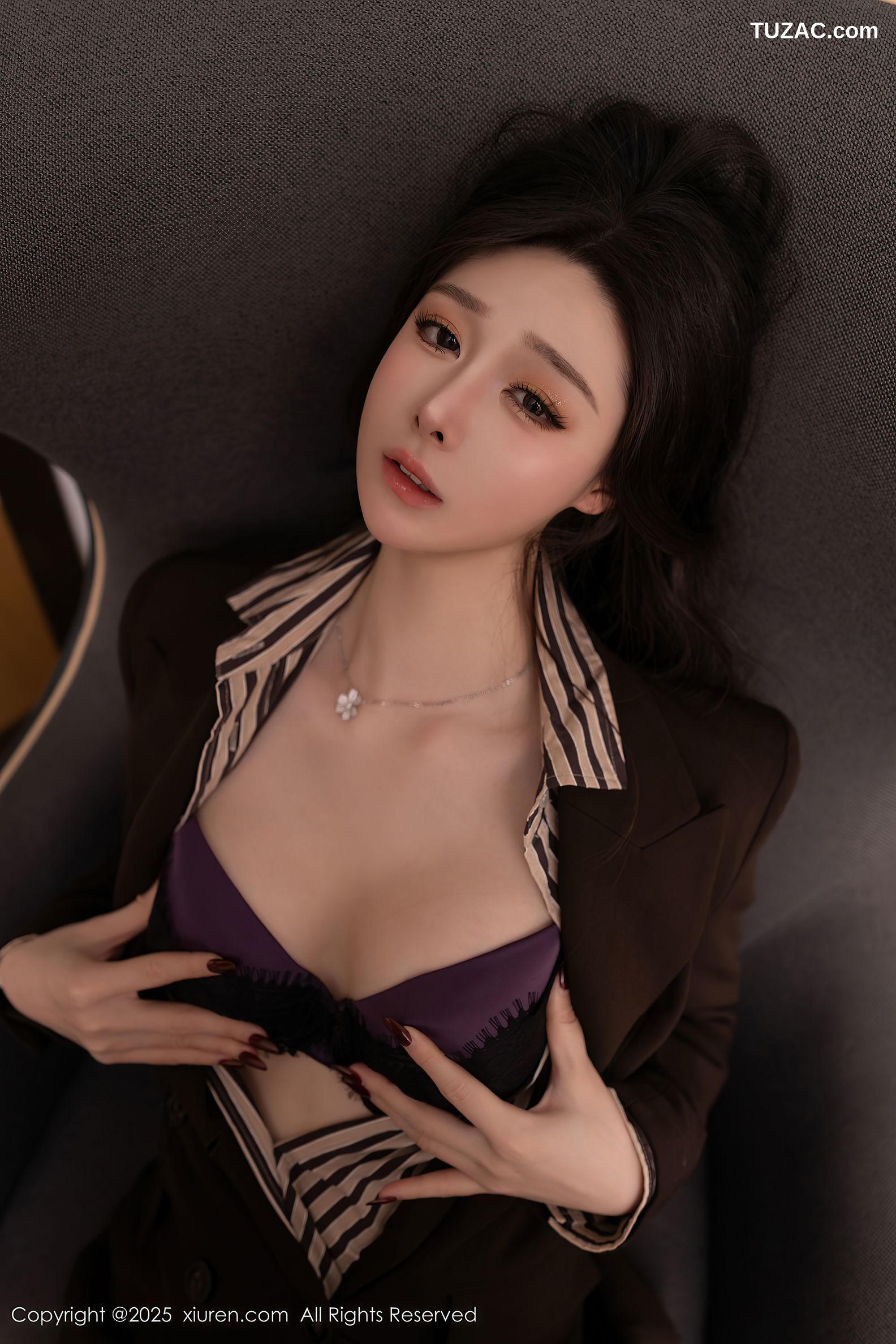 XiuRen秀人网-10202-小逗逗-OL性感灰色丝袜-2025.04.25