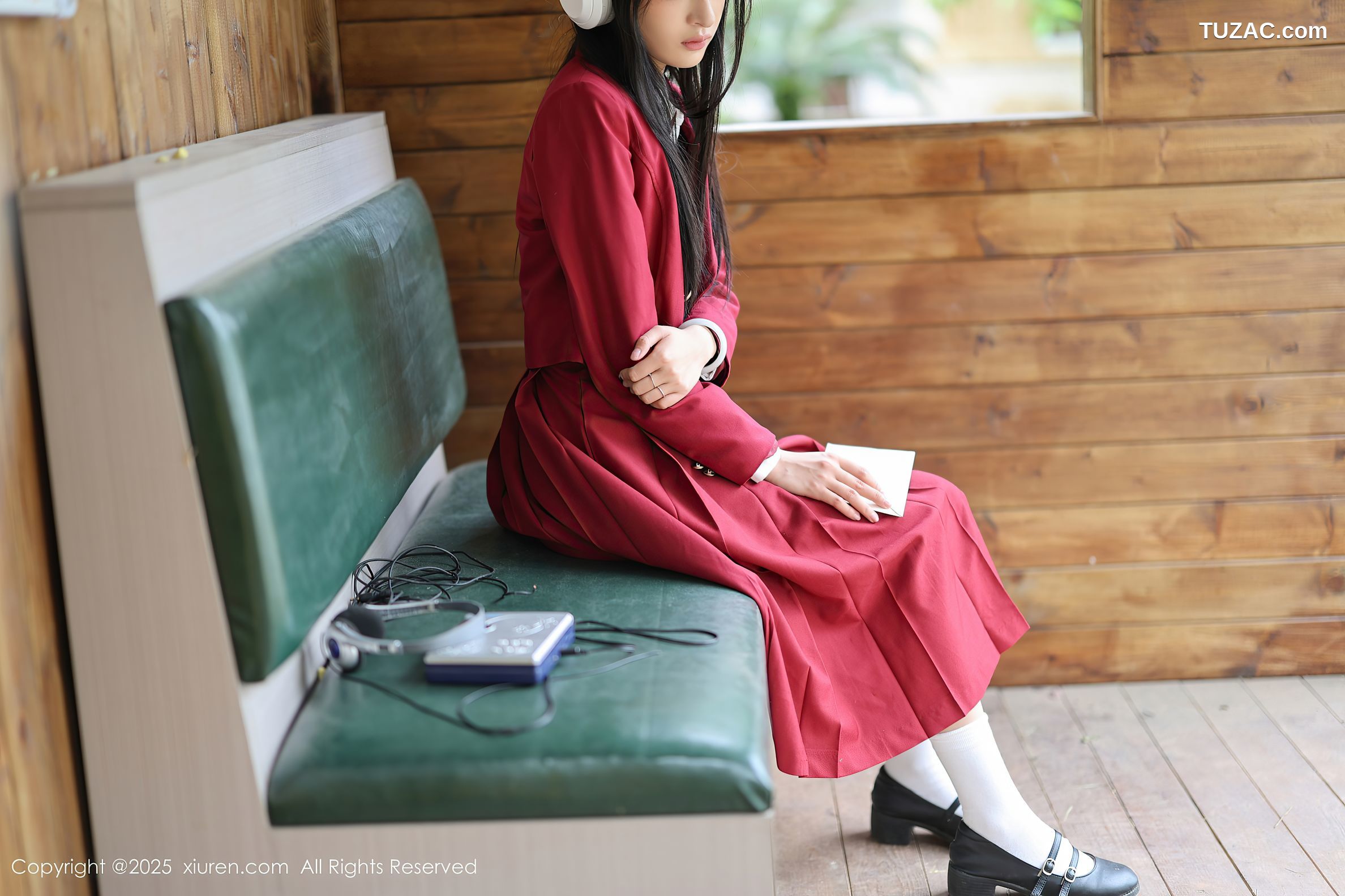 XiuRen秀人网-10215-茂木希子-新人红色长裙白色内衣肉丝-2025.04.29