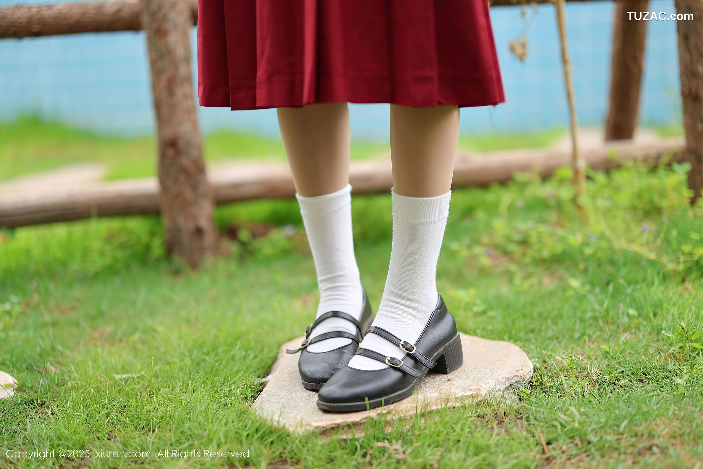 XiuRen秀人网-10215-茂木希子-新人红色长裙白色内衣肉丝-2025.04.29