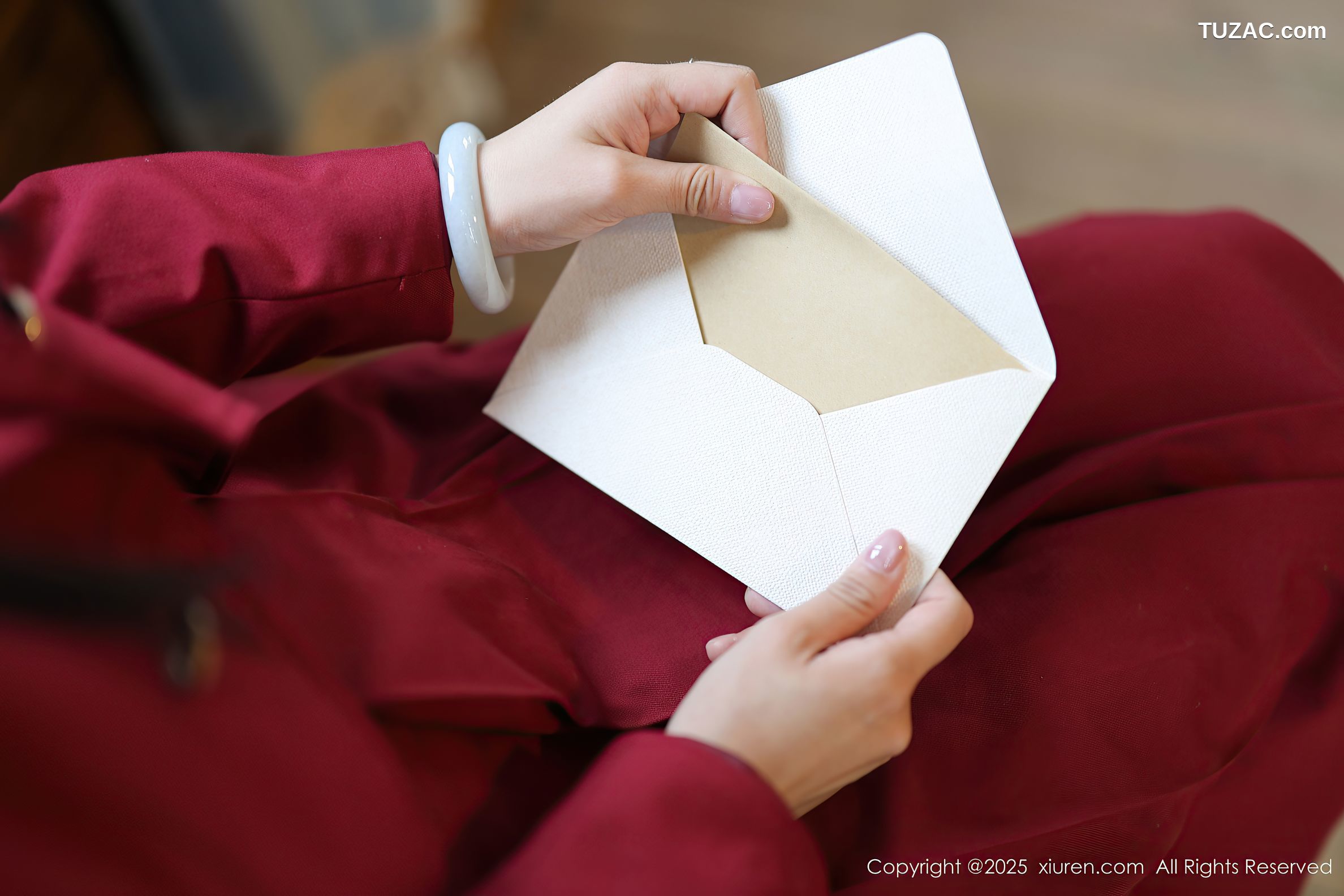 XiuRen秀人网-10215-茂木希子-新人红色长裙白色内衣肉丝-2025.04.29