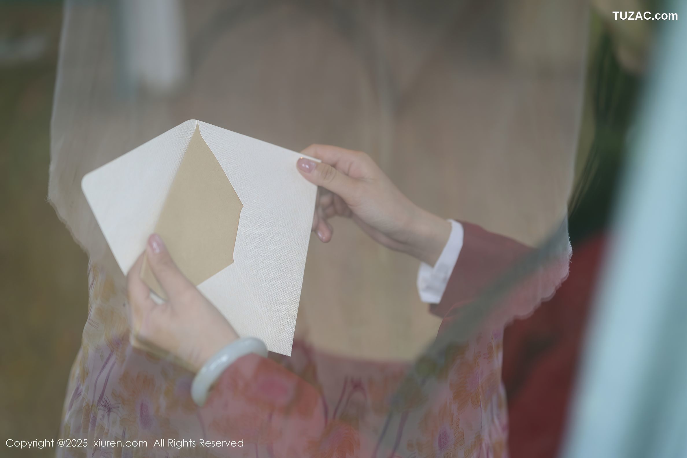 XiuRen秀人网-10215-茂木希子-新人红色长裙白色内衣肉丝-2025.04.29