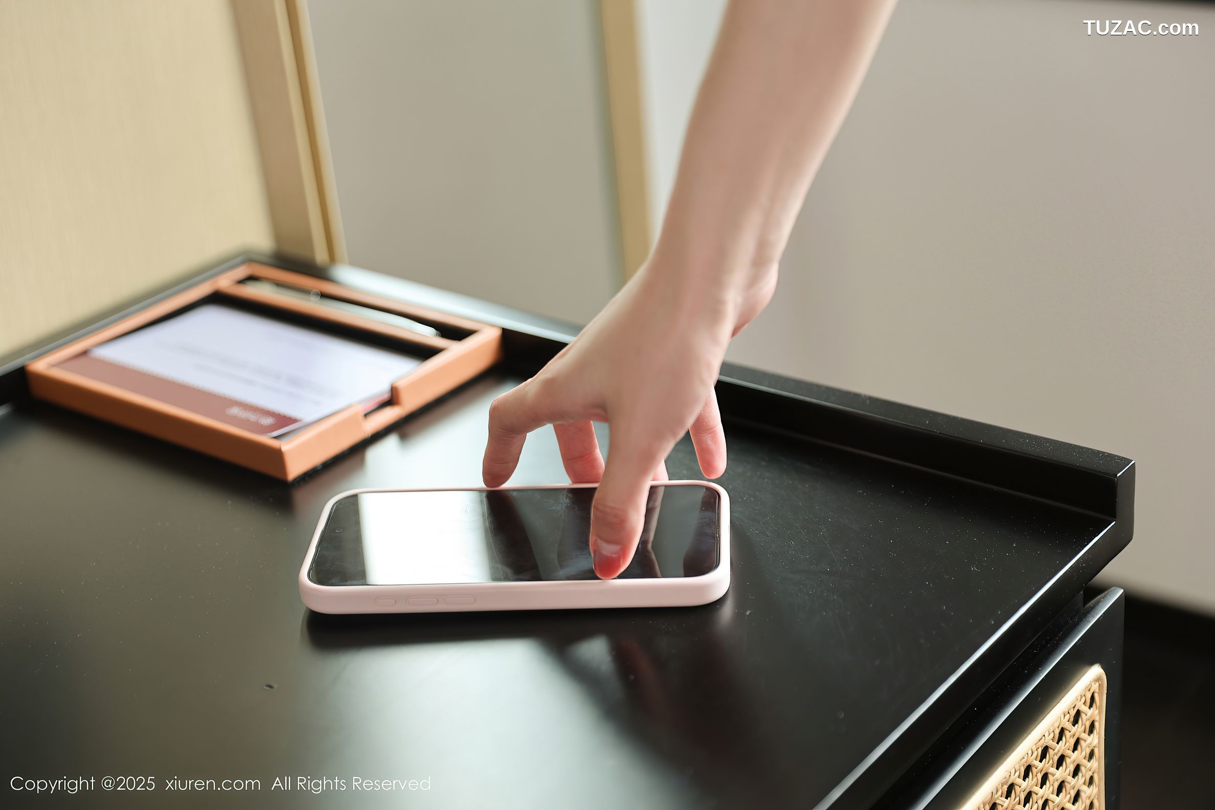 XiuRen秀人网-10226-布丁wow-寂寞少妇居家白色睡衣白色内衣-2025.04.30