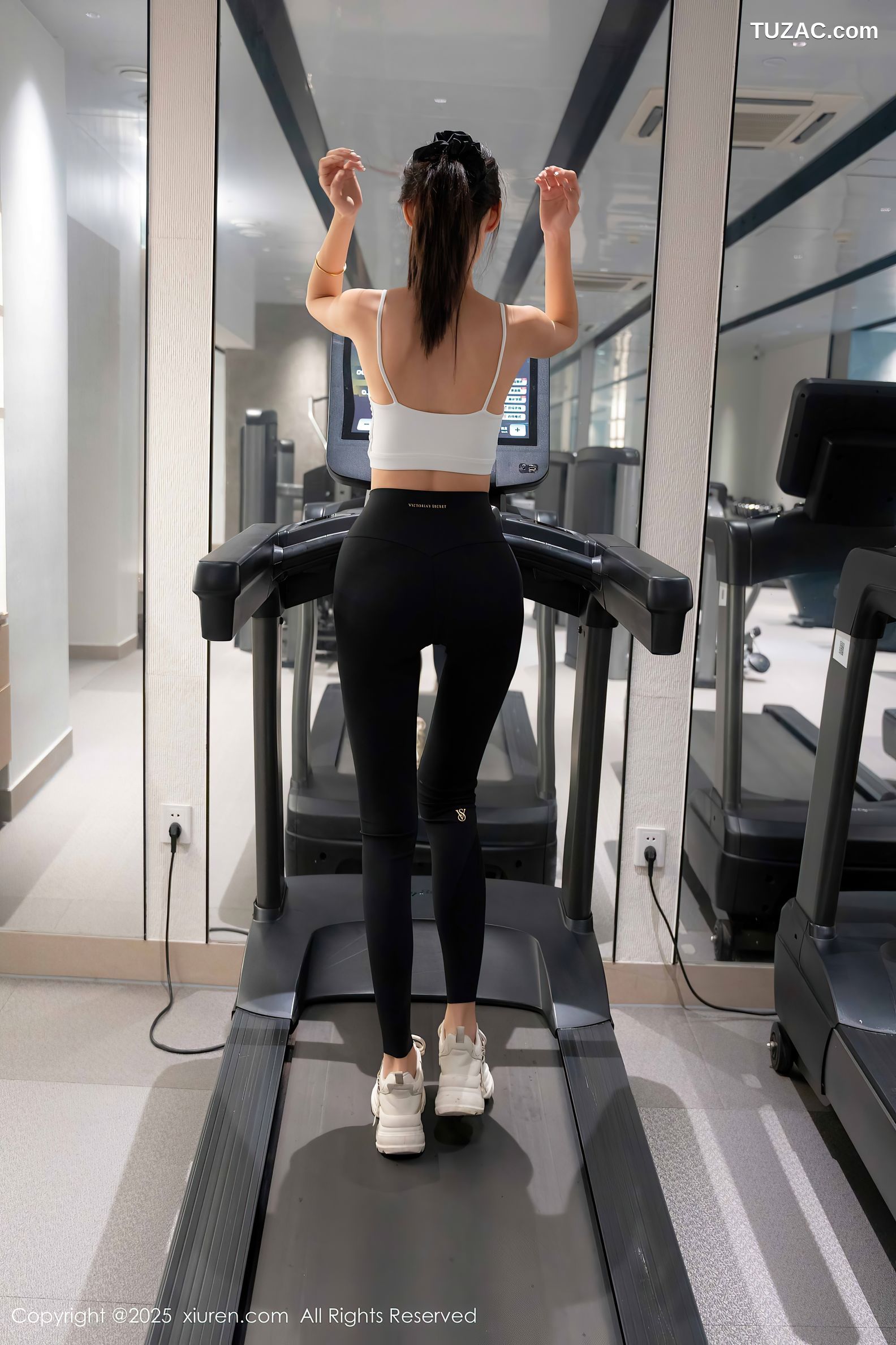 XiuRen秀人网-10239-lingyu69-健身房场景白吊带黑色运动裤-2025.05.07
