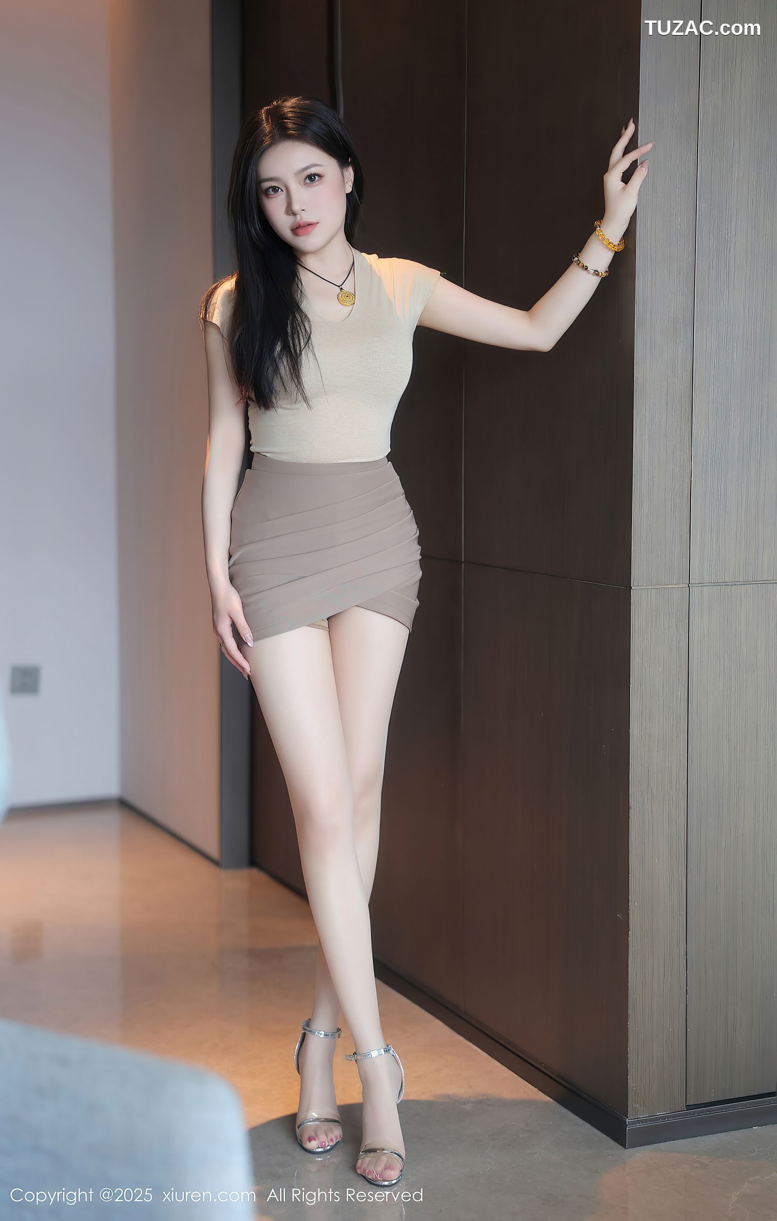XiuRen秀人网-10240-萱静-OL短裙T恤蕾丝内衣激情-2025.05.07