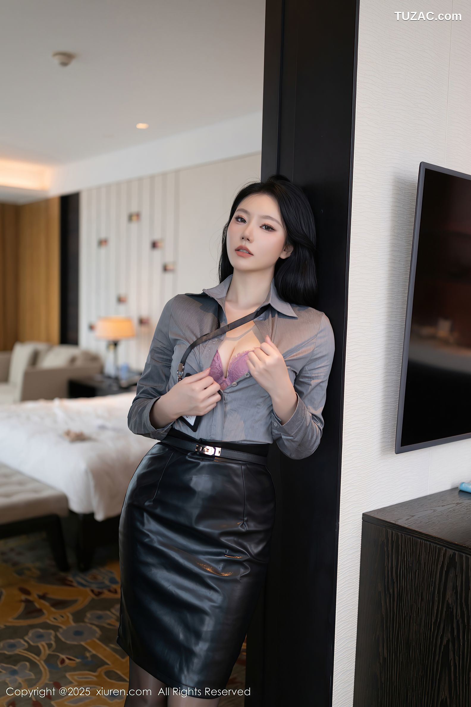 XiuRen秀人网-10245-安然anran-OL灰色衬衫黑皮裙紫色内衣黑丝-2025.05.07