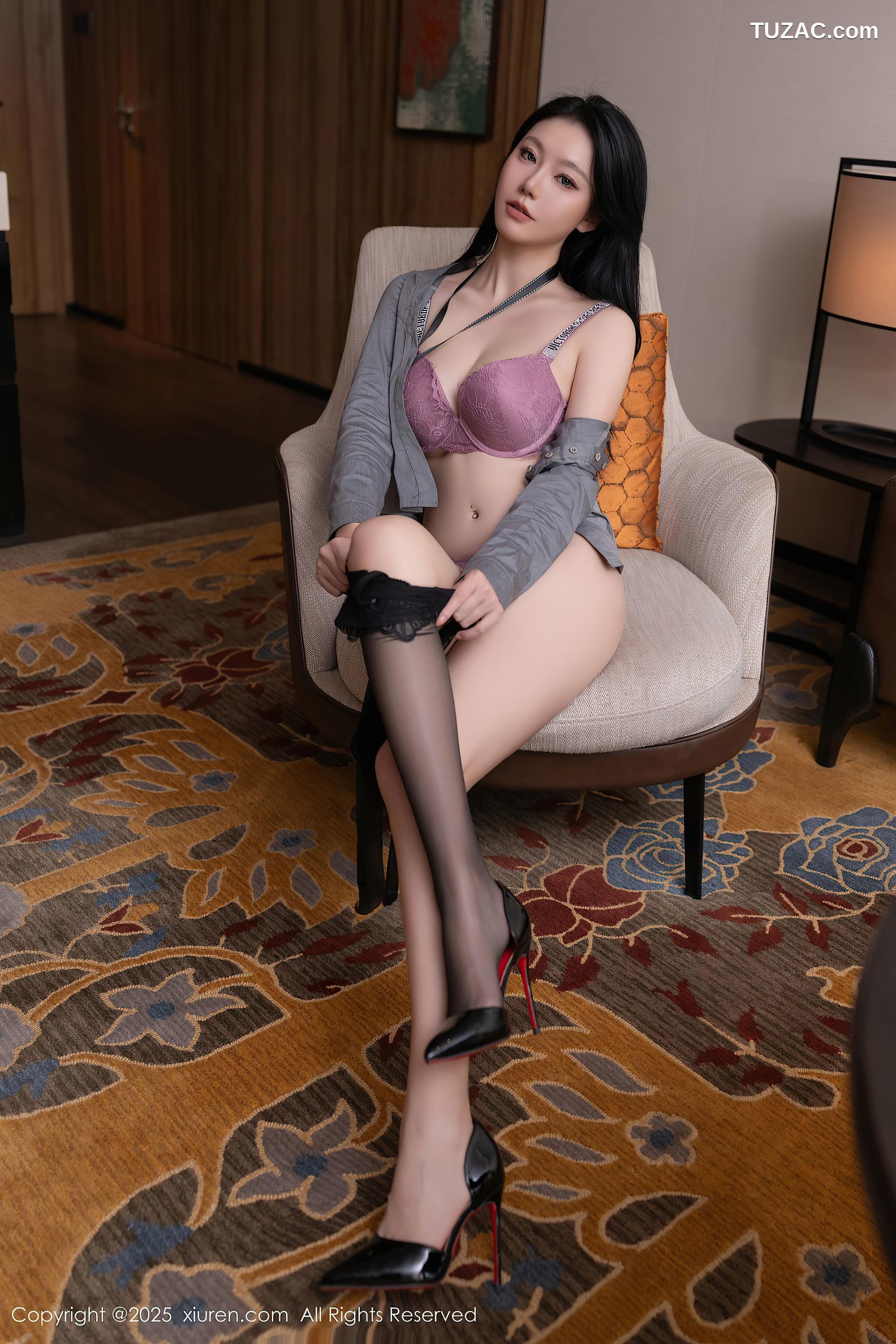 XiuRen秀人网-10245-安然anran-OL灰色衬衫黑皮裙紫色内衣黑丝-2025.05.07