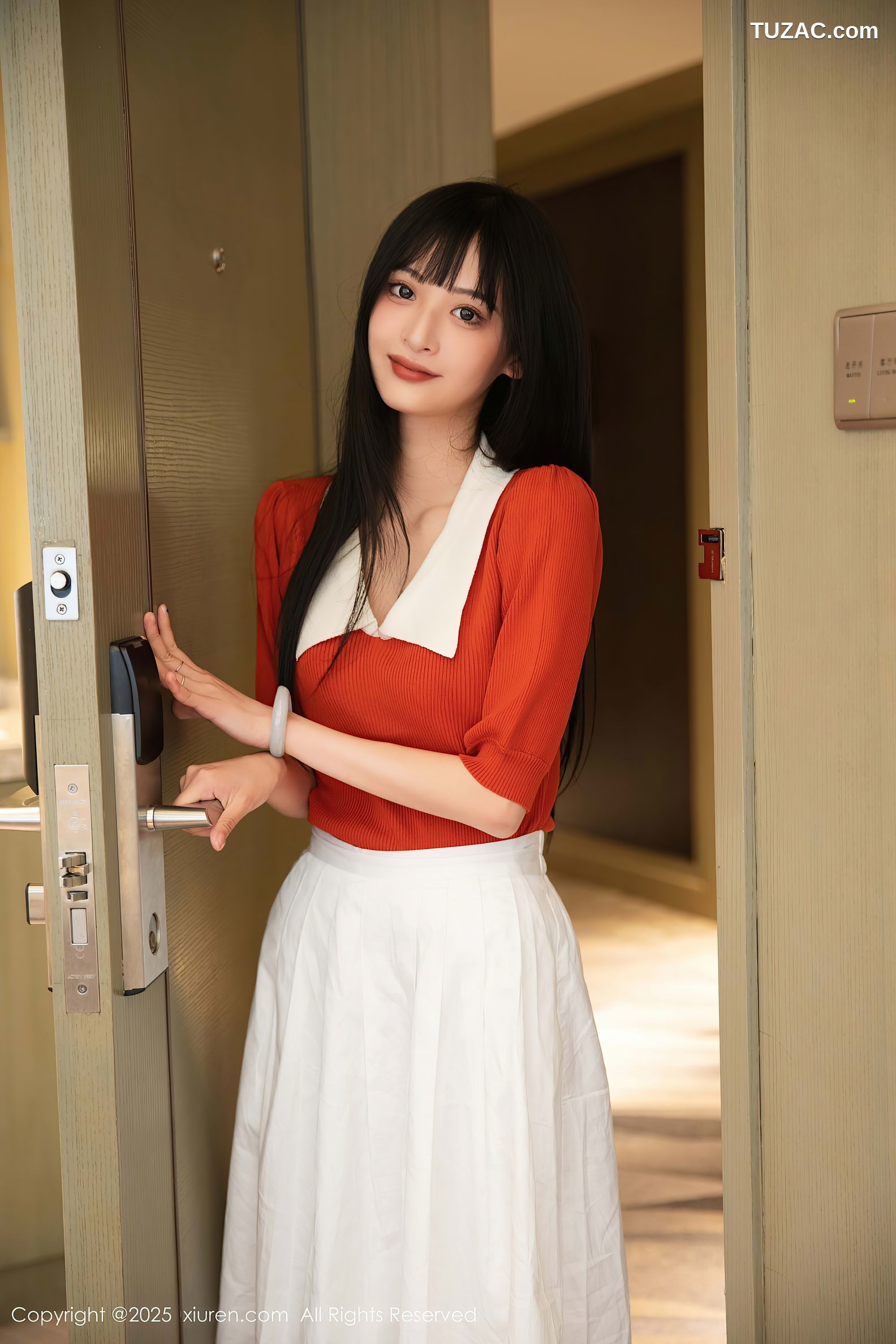 XiuRen秀人网-10247-茂木希子-桔色T恤白裙玉体诱人-2025.05.08