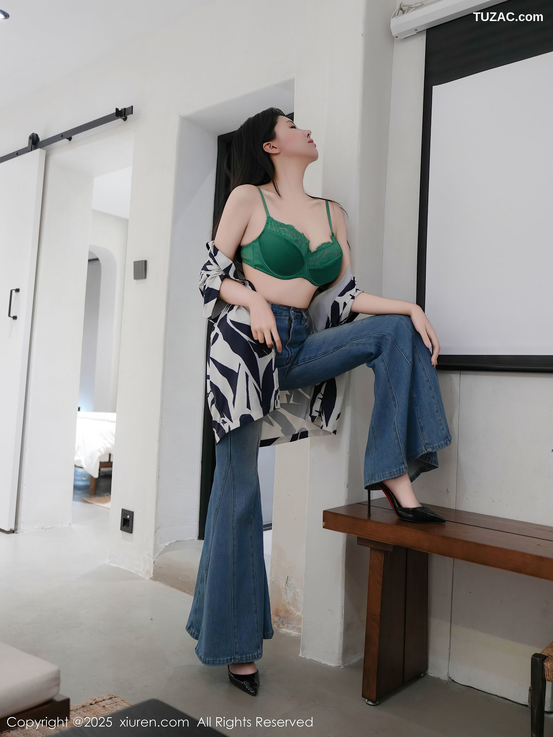 XiuRen秀人网-10260-袁圆-黑白格衬衫牛仔裤绿色内衣-2025.05.09