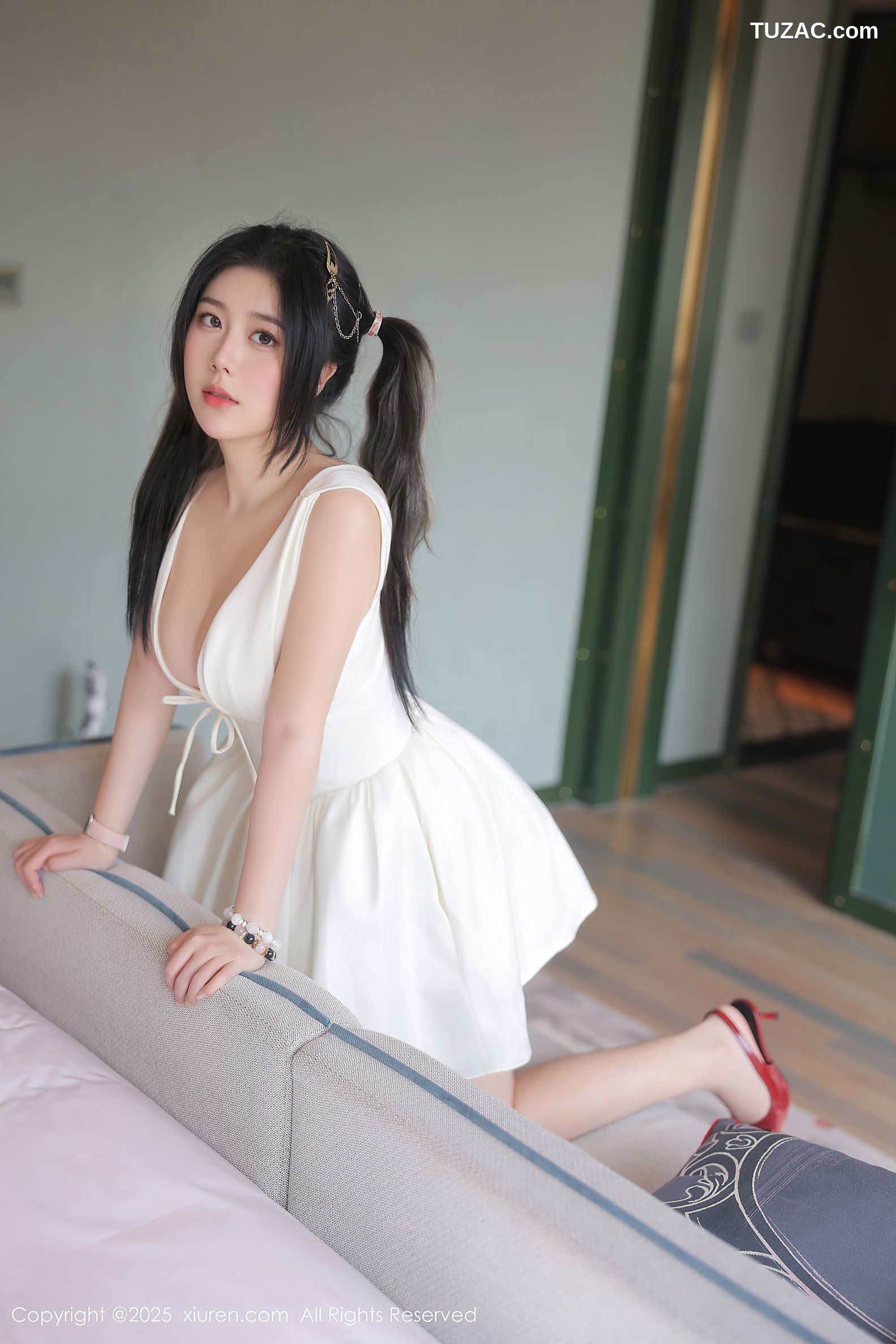 XiuRen秀人网-10262-诺诺Hsu-白裙粉色轻透情趣内衣-2025.05.12