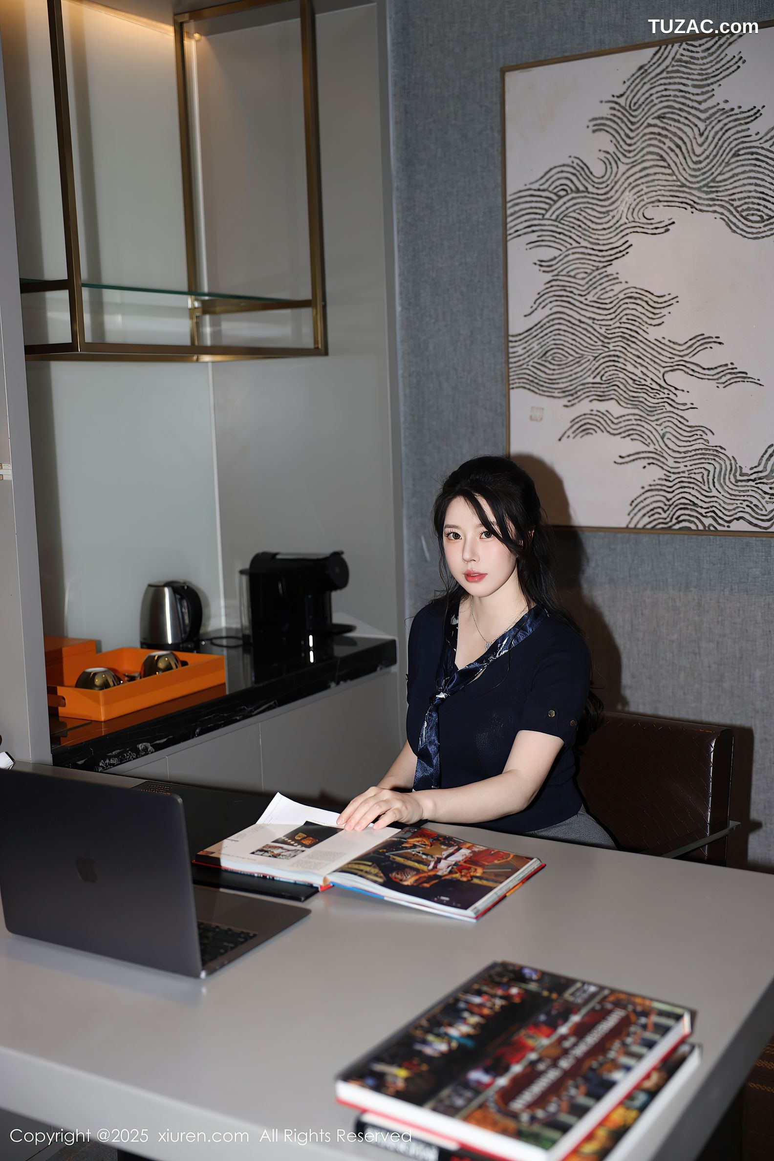 XiuRen秀人网-10266-白茹雪Abby-OL黑衫灰短裙-2025.05.12