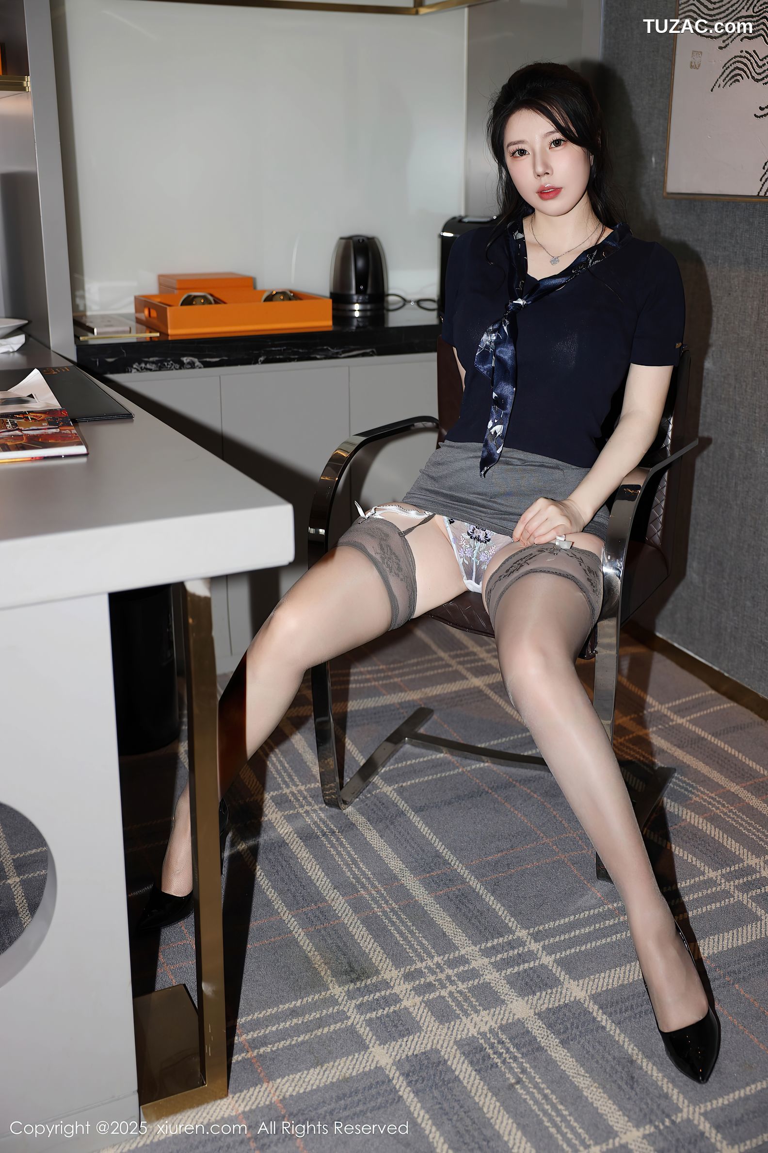 XiuRen秀人网-10266-白茹雪Abby-OL黑衫灰短裙-2025.05.12