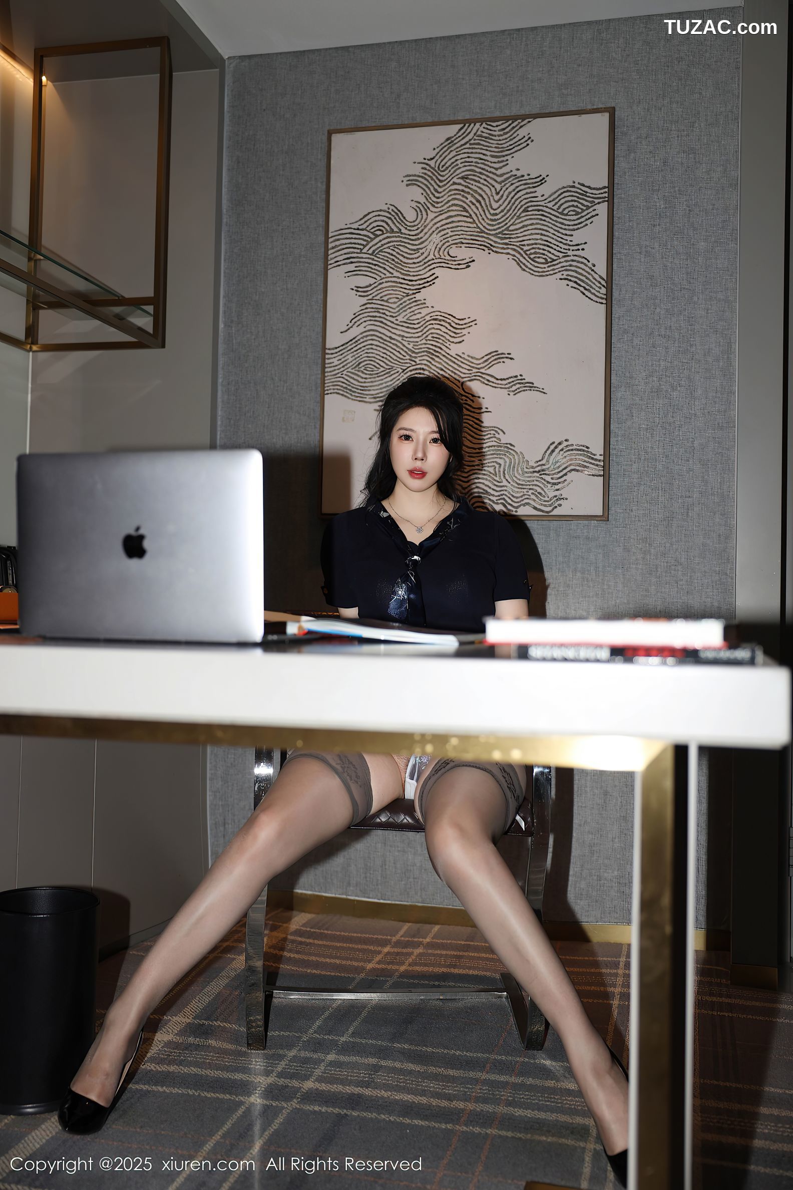 XiuRen秀人网-10266-白茹雪Abby-OL黑衫灰短裙-2025.05.12