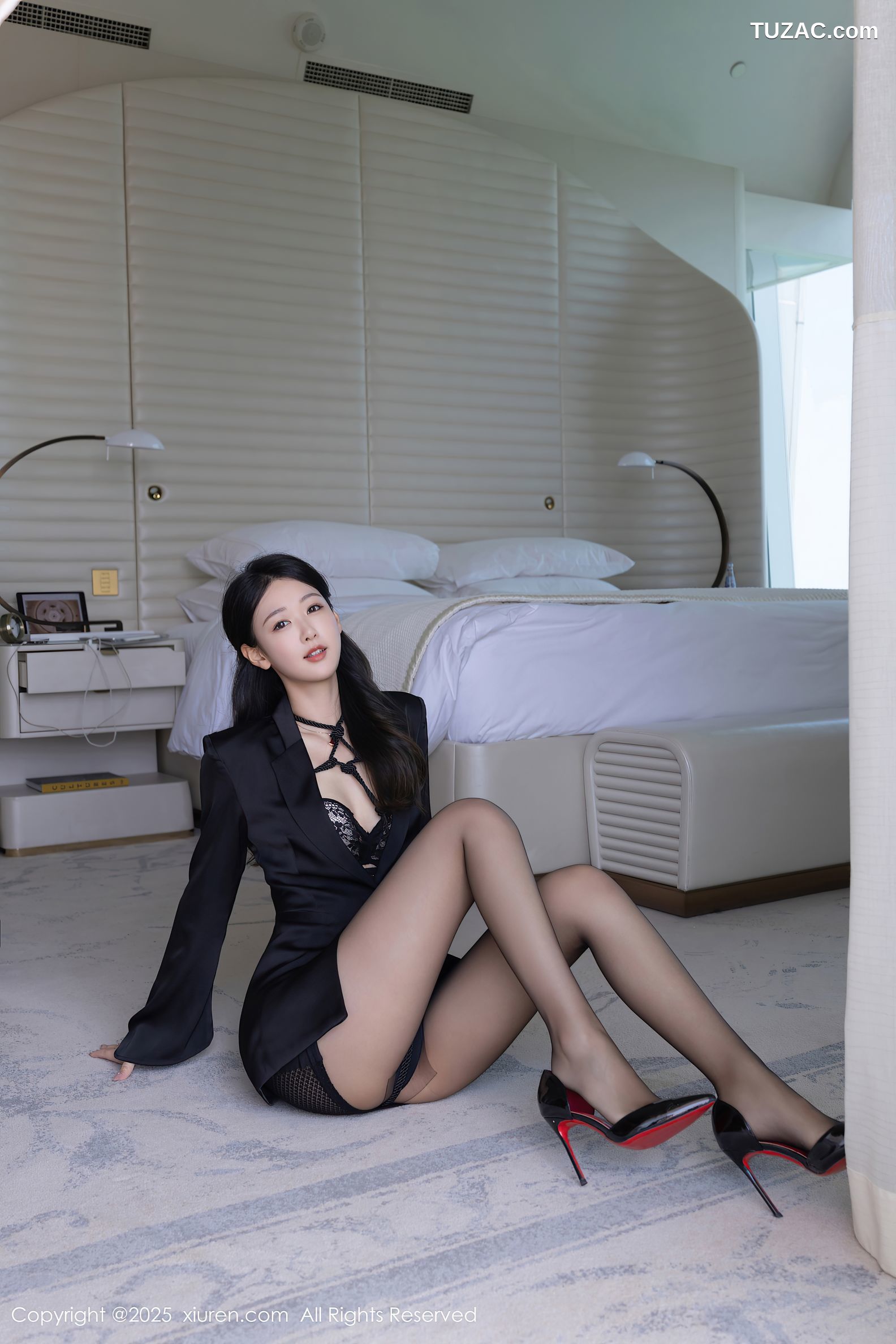 XiuRen秀人网-10267-唐安琪-OL黑色裙装黑内衣黑丝-2025.05.12