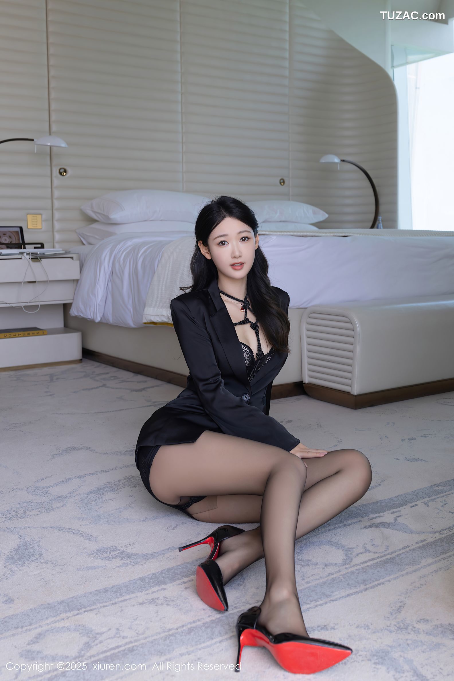 XiuRen秀人网-10267-唐安琪-OL黑色裙装黑内衣黑丝-2025.05.12