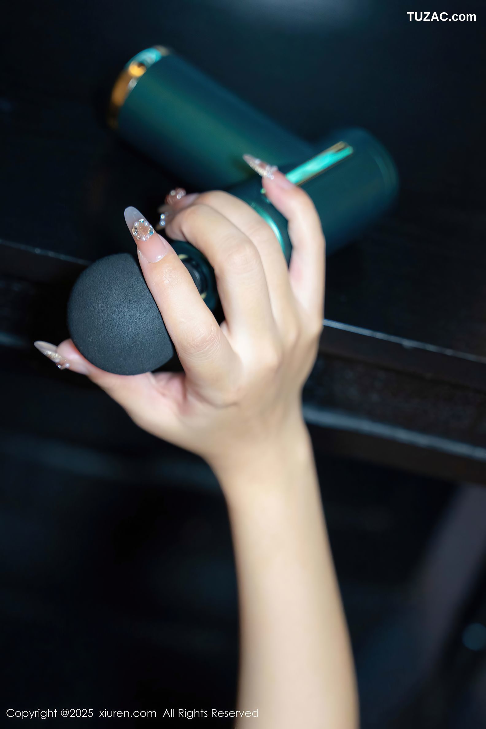 XiuRen秀人网-10268-小泡芙-肉色情趣豹纹连体衣爆乳-2025.05.13