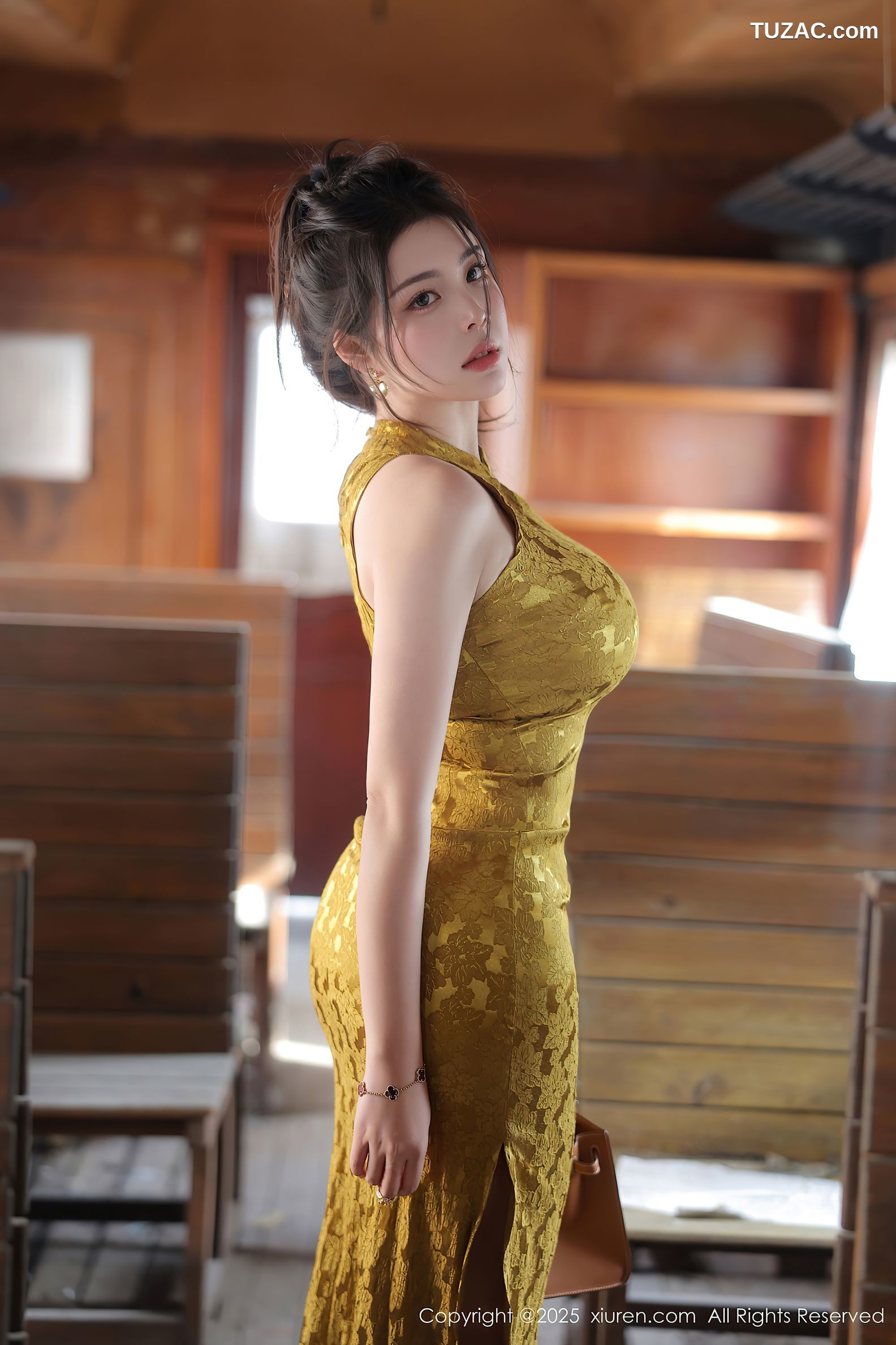 XiuRen秀人网-10269-林若凡F-金色旗袍淡粉色内衣-2025.05.13