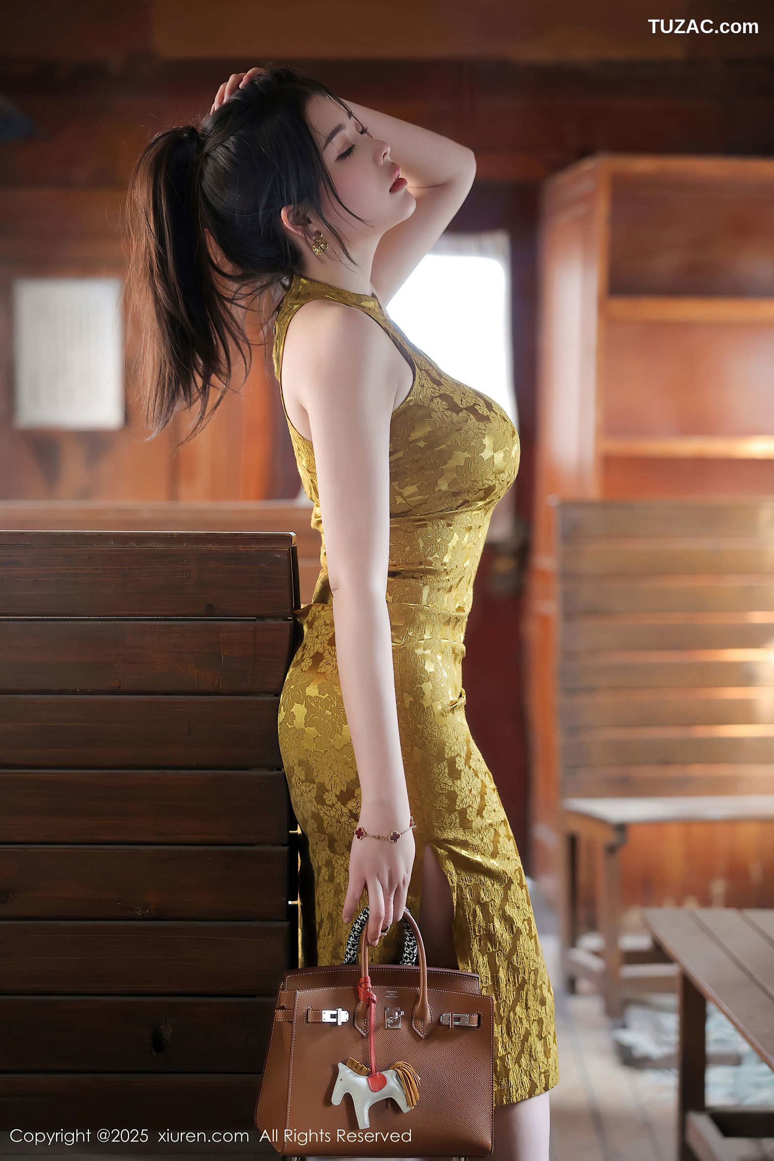 XiuRen秀人网-10269-林若凡F-金色旗袍淡粉色内衣-2025.05.13