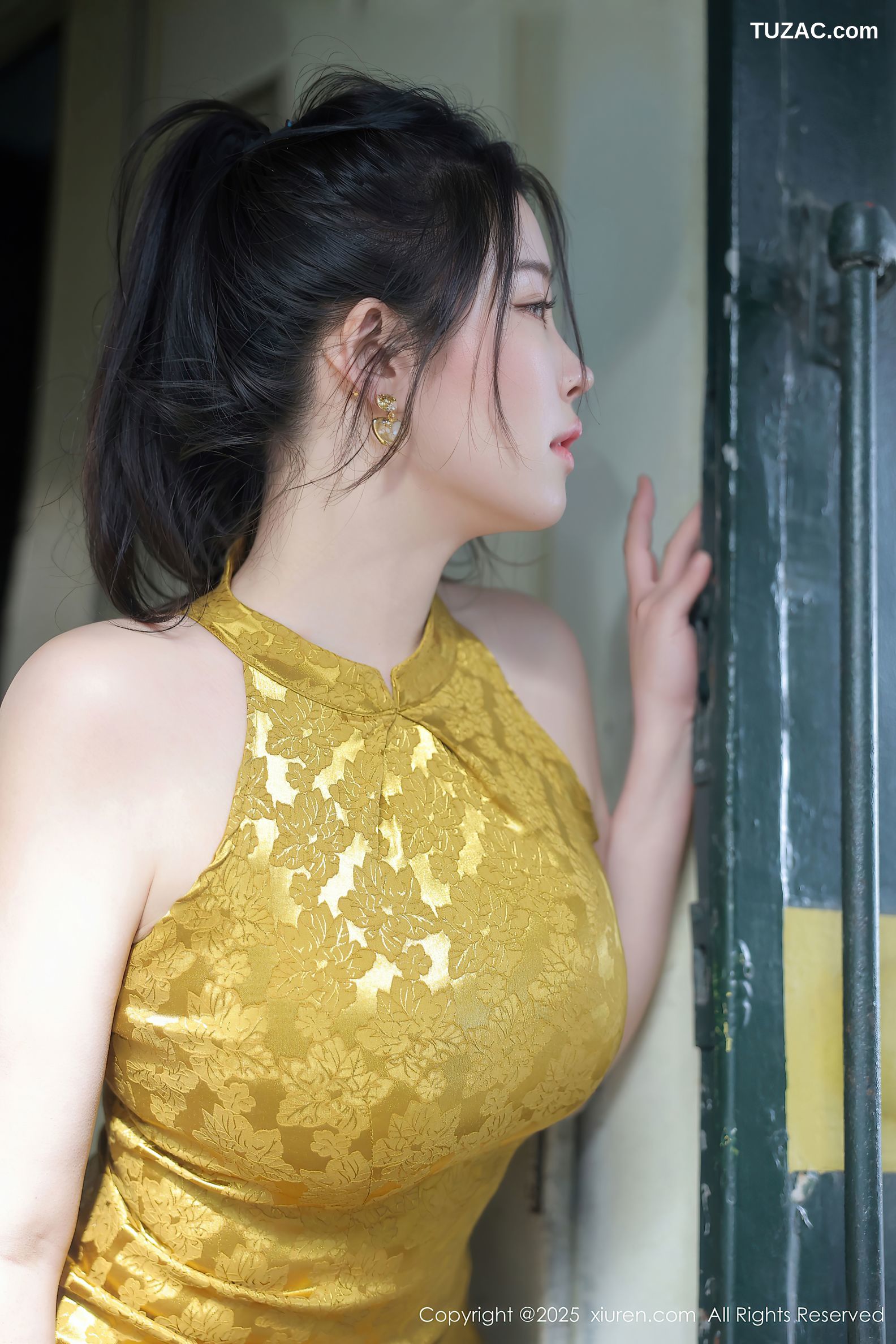 XiuRen秀人网-10269-林若凡F-金色旗袍淡粉色内衣-2025.05.13