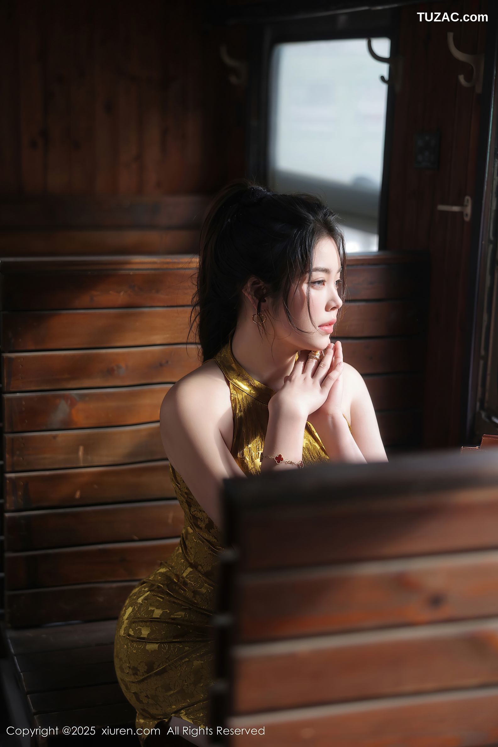 XiuRen秀人网-10269-林若凡F-金色旗袍淡粉色内衣-2025.05.13