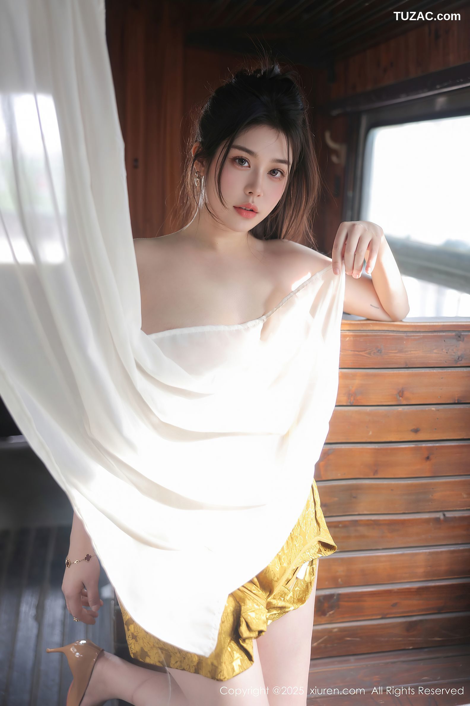 XiuRen秀人网-10269-林若凡F-金色旗袍淡粉色内衣-2025.05.13