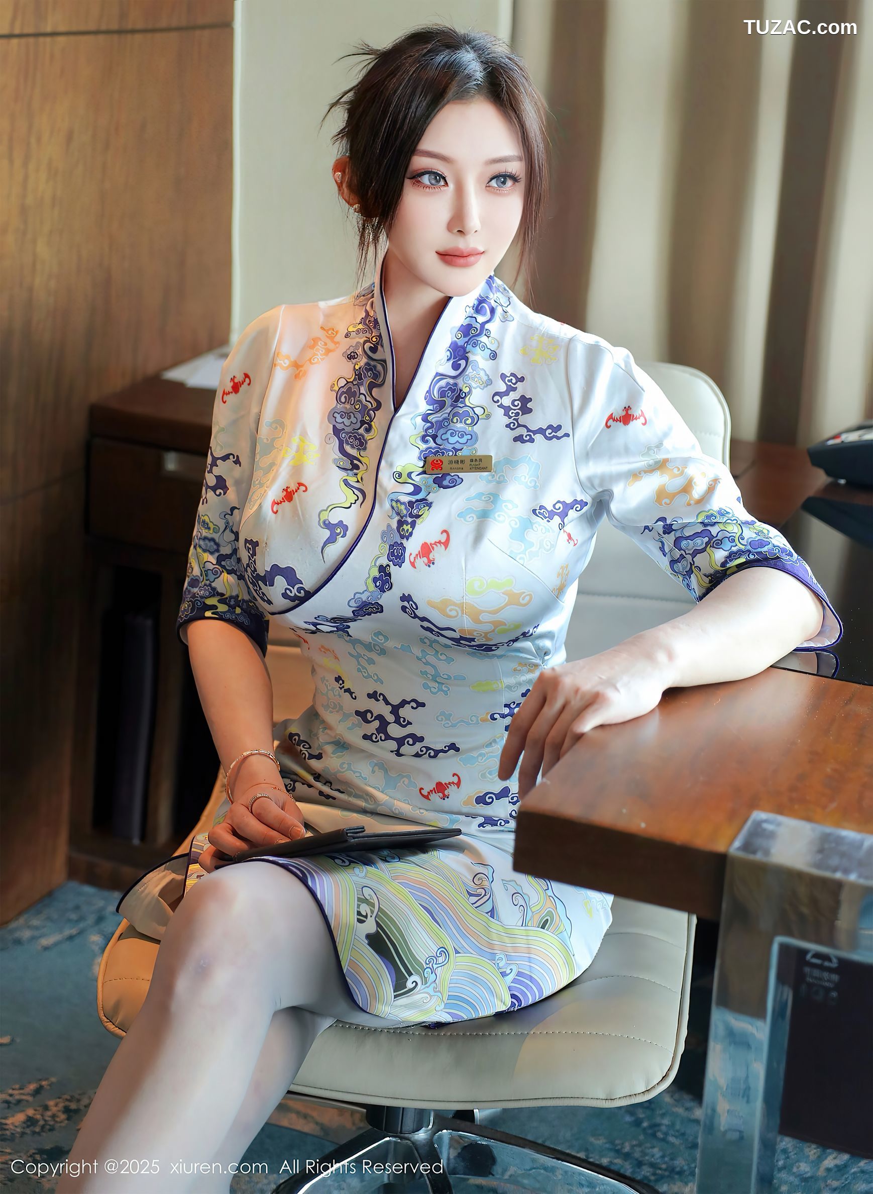 XiuRen秀人网-10273-苏一诺-青色旗袍灰色丝袜蓝色内衣-2025.05.14