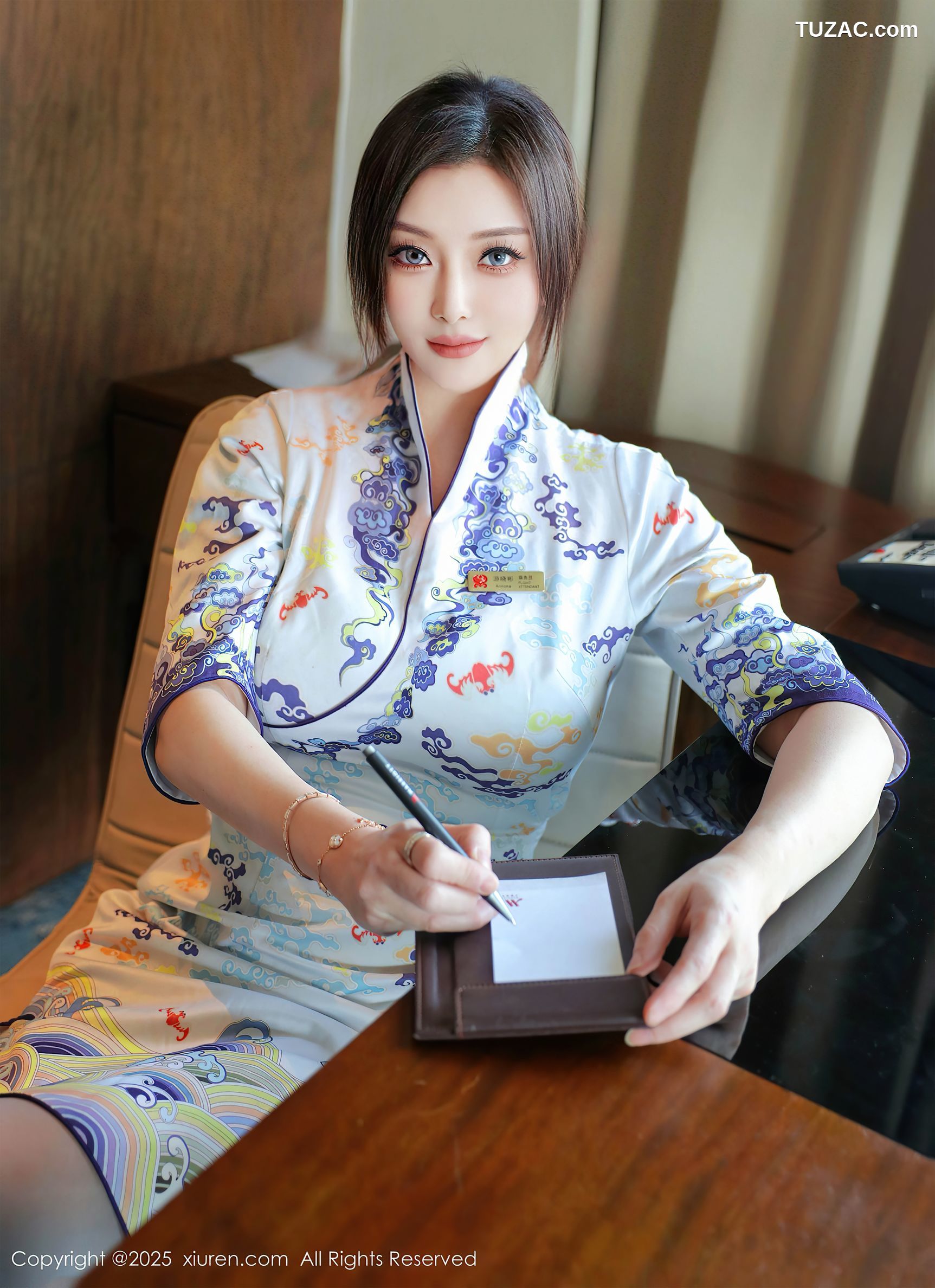 XiuRen秀人网-10273-苏一诺-青色旗袍灰色丝袜蓝色内衣-2025.05.14