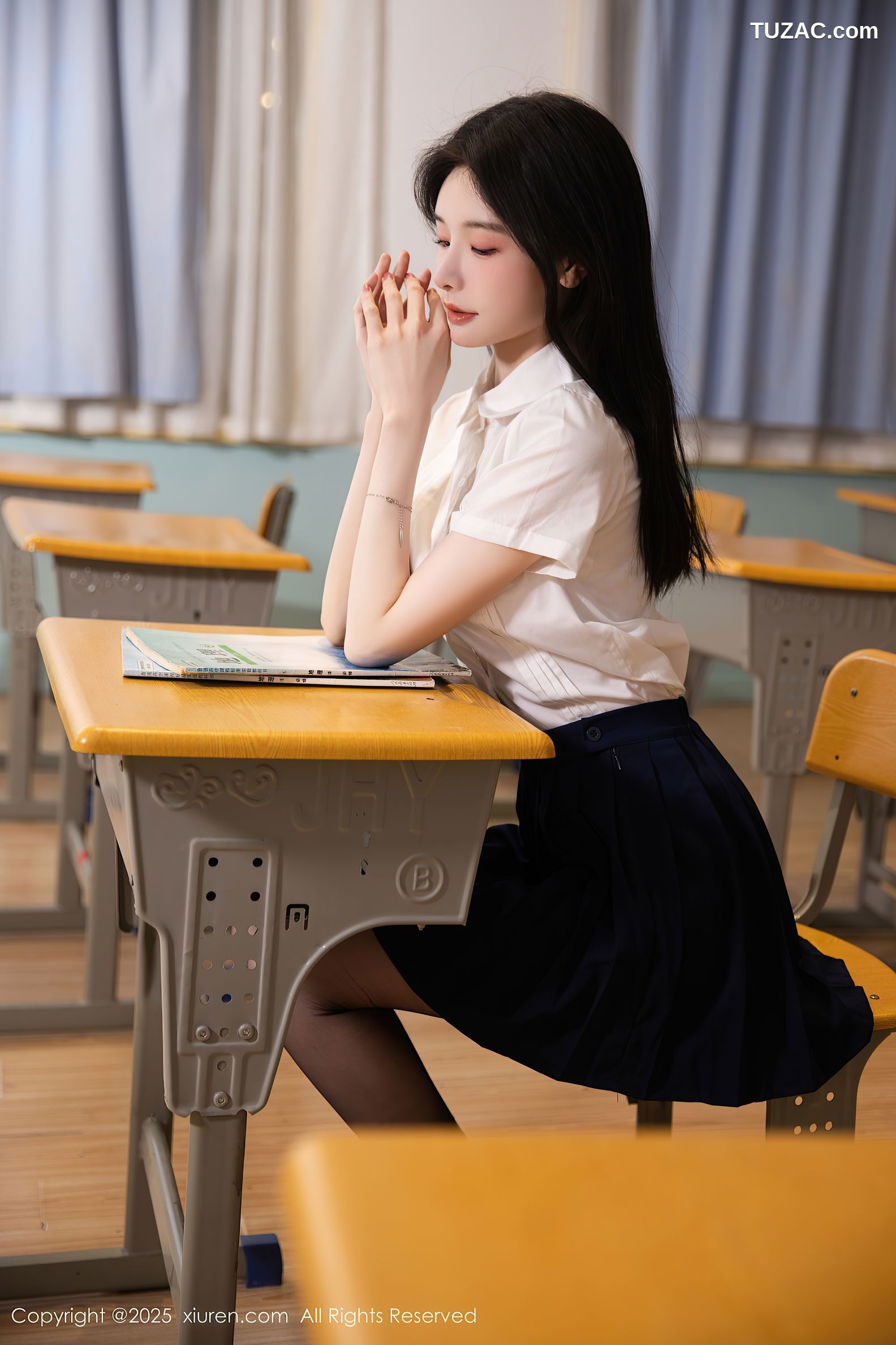 XiuRen秀人网-10287-布丁wow-JK制服深蓝百褶短裙魅惑黑丝-2025.05.16