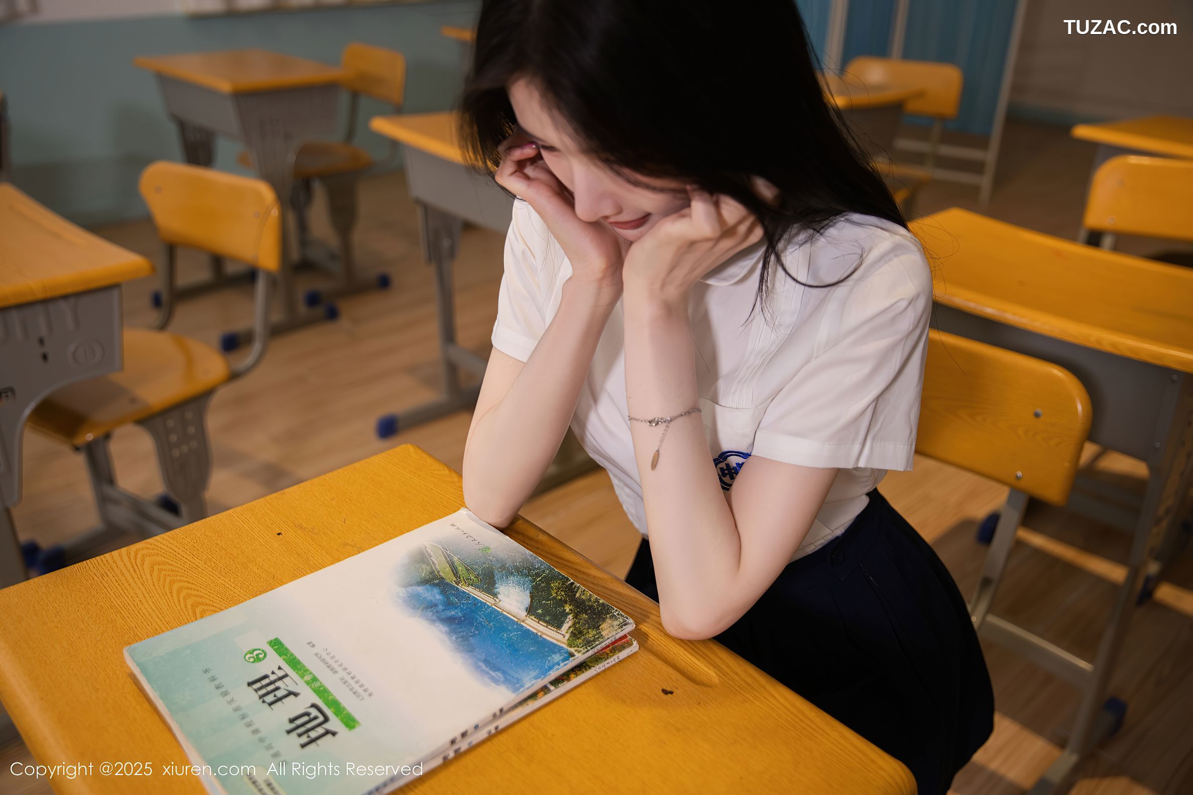 XiuRen秀人网-10287-布丁wow-JK制服深蓝百褶短裙魅惑黑丝-2025.05.16