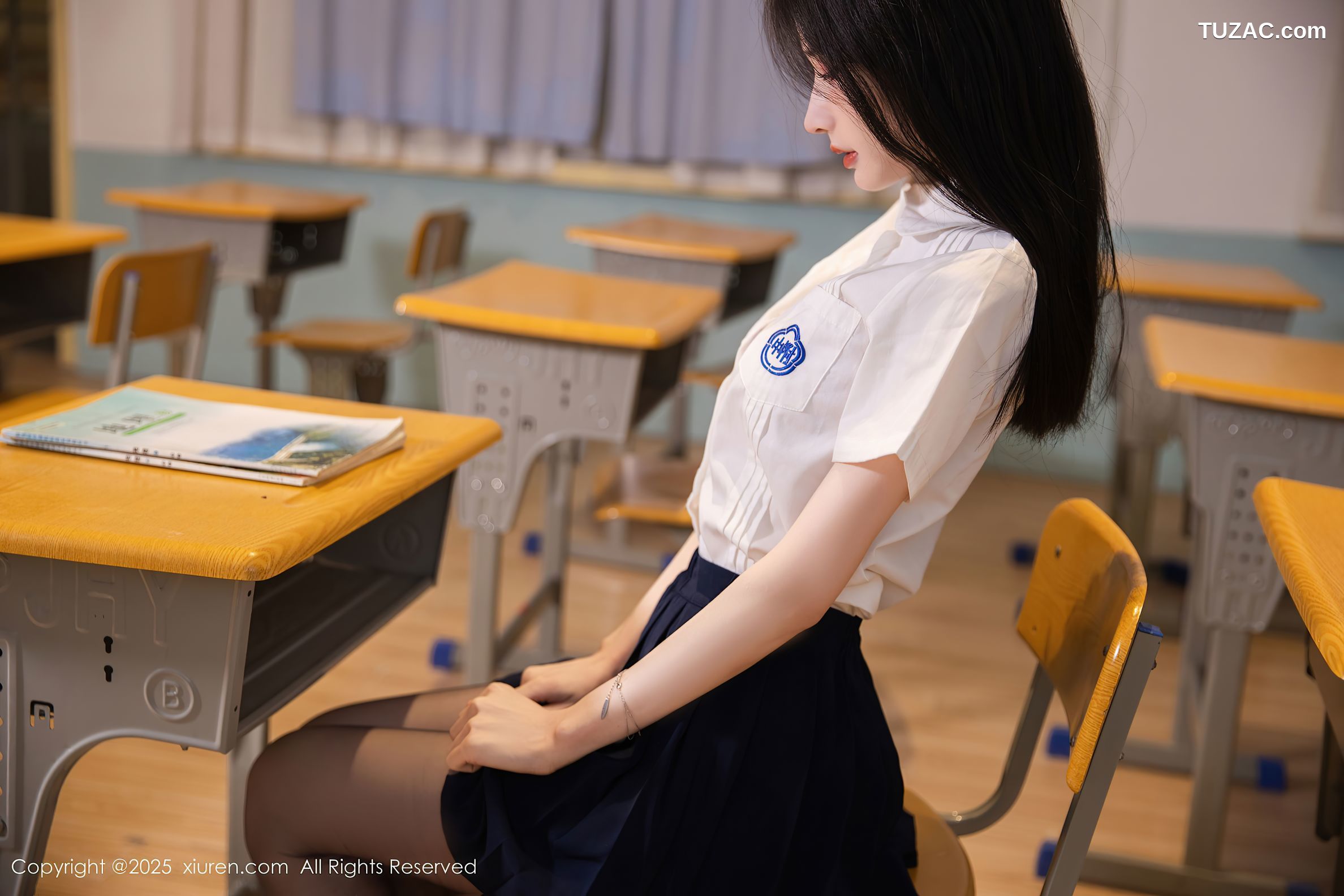 XiuRen秀人网-10287-布丁wow-JK制服深蓝百褶短裙魅惑黑丝-2025.05.16