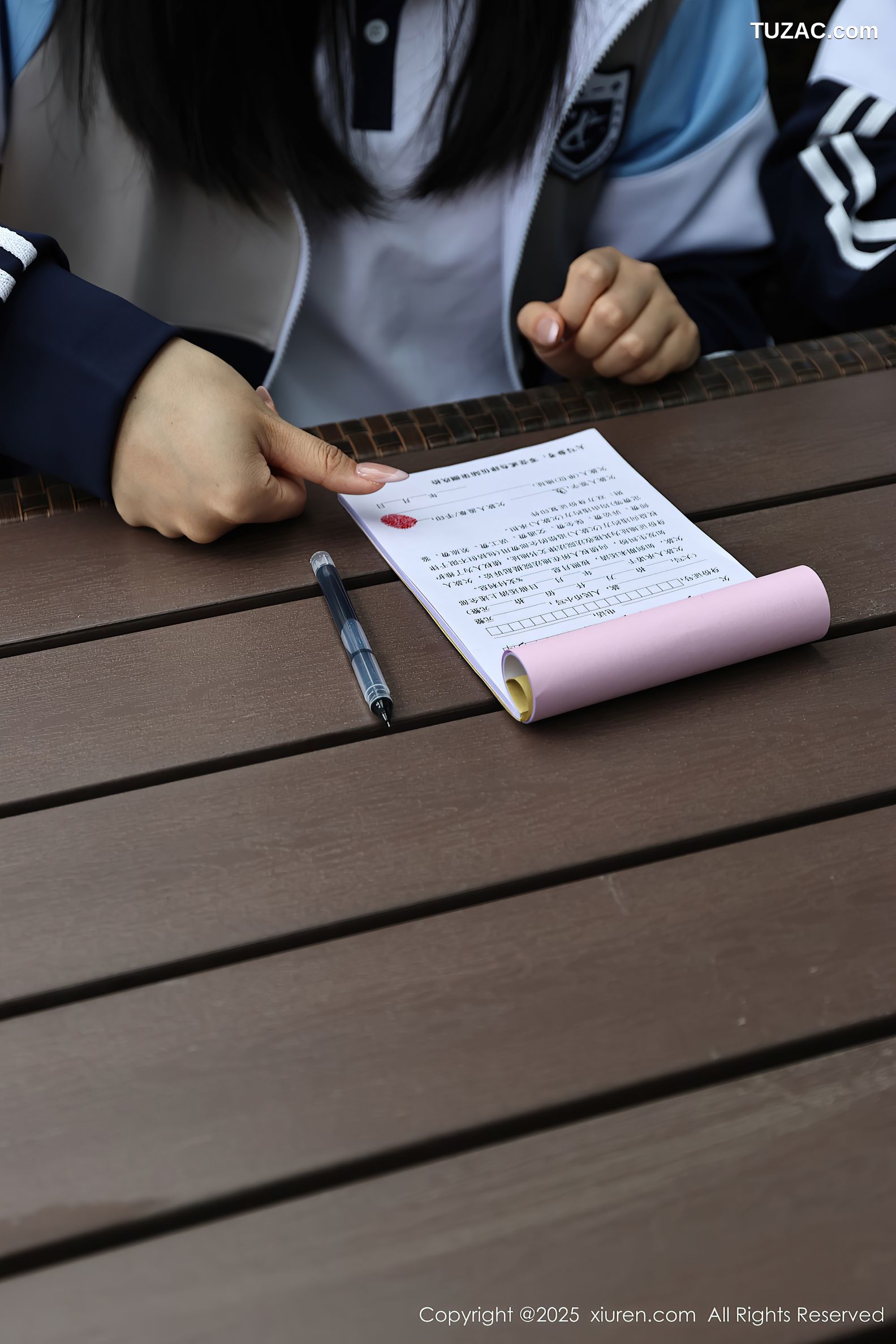 XiuRen秀人网-10288-小芭乐-蓝色校服姐妹花女生宾馆卖身-2025.05.16